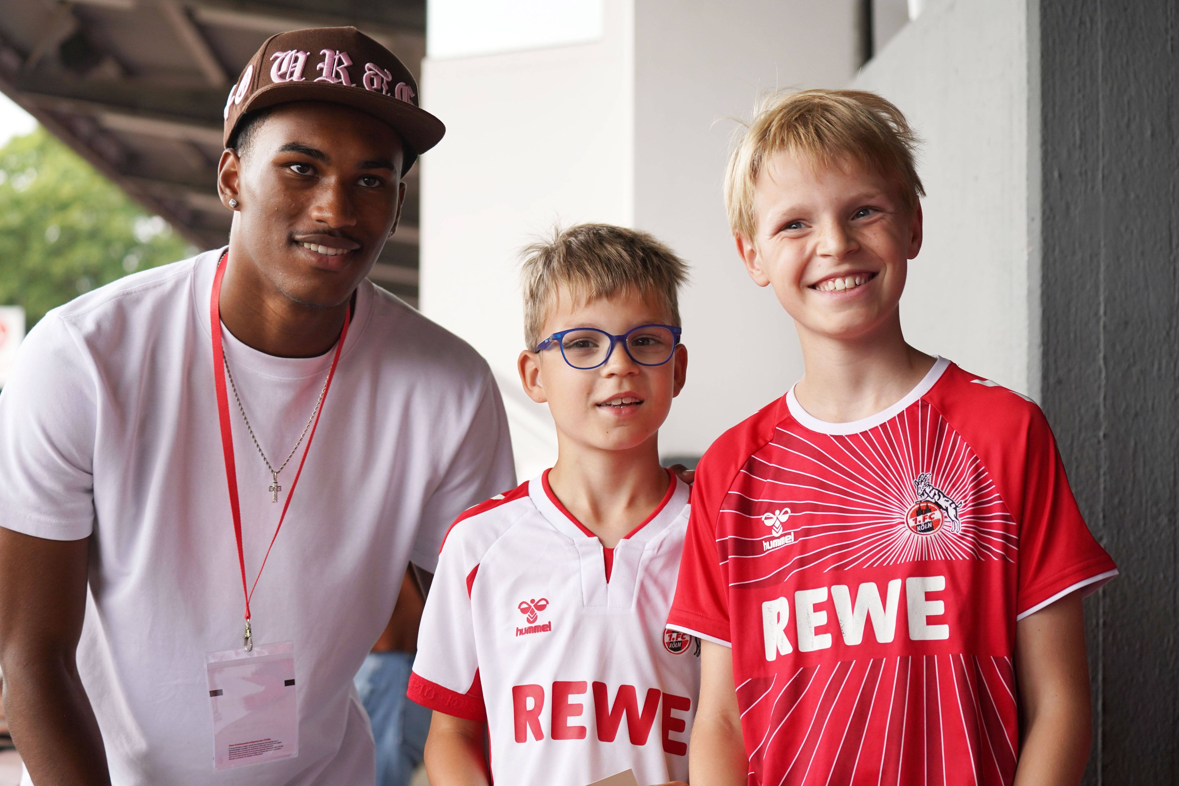 Reigan Heskey stand den FC-Fans am Samstag für Fotos und Autogramme zur Verfügung.