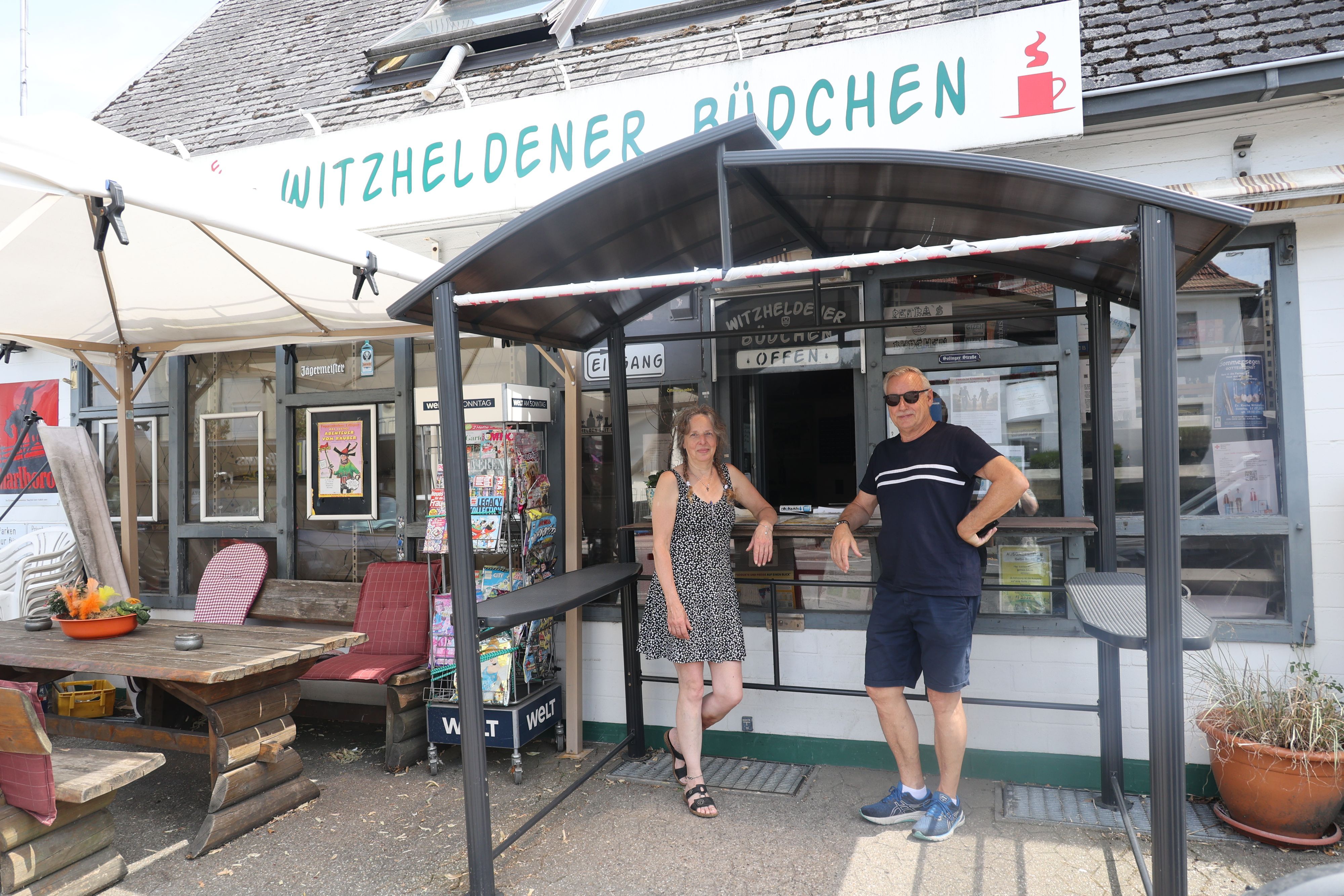 Petra Skalacki betreibt das Büdchen in Witzhelden schon seit zehn Jahren.