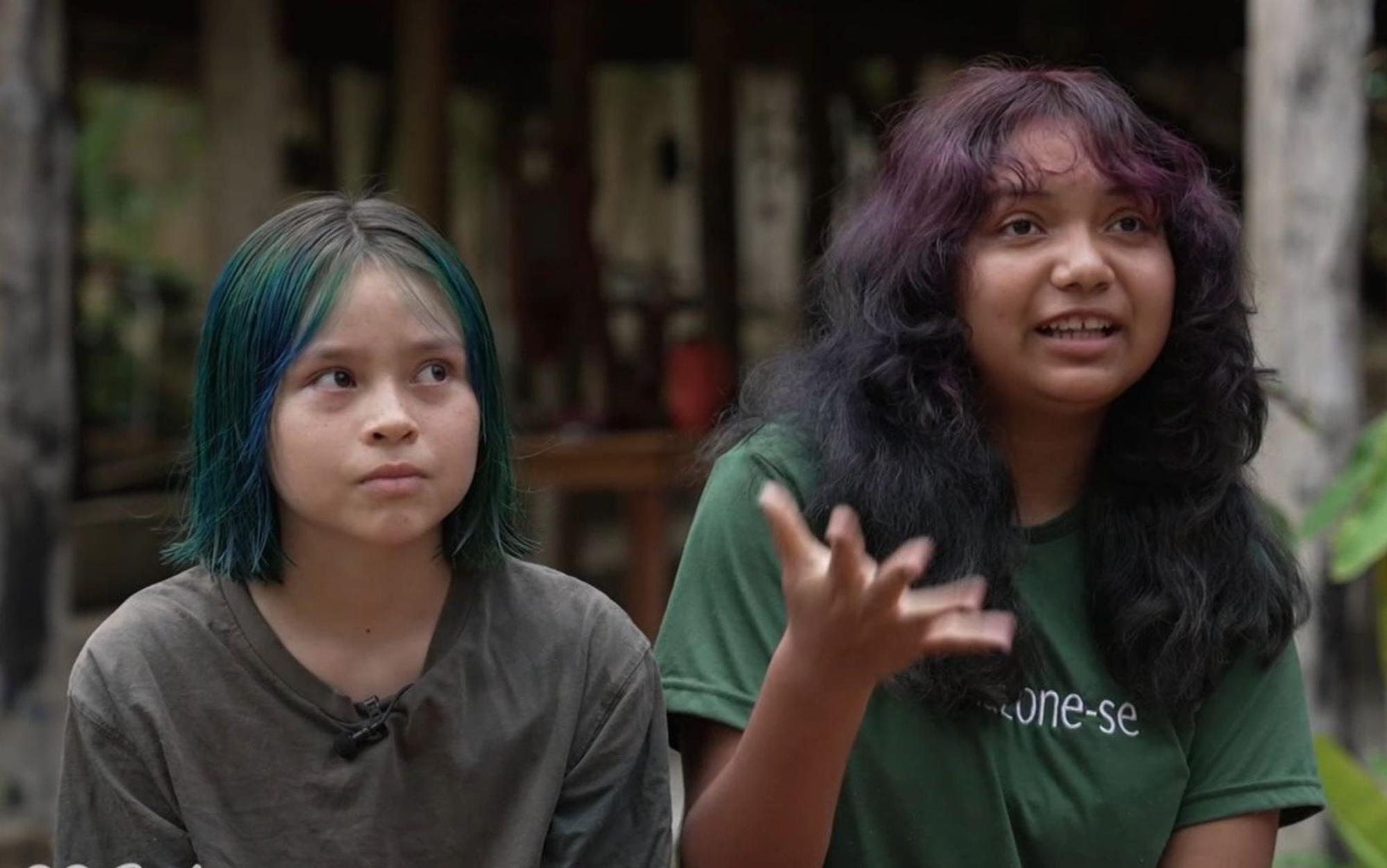 Naomi (links) und Luna, die Töchter des ungleichen Paares, sind der ganze Stolz ihrer Eltern. (Bild: VOX)