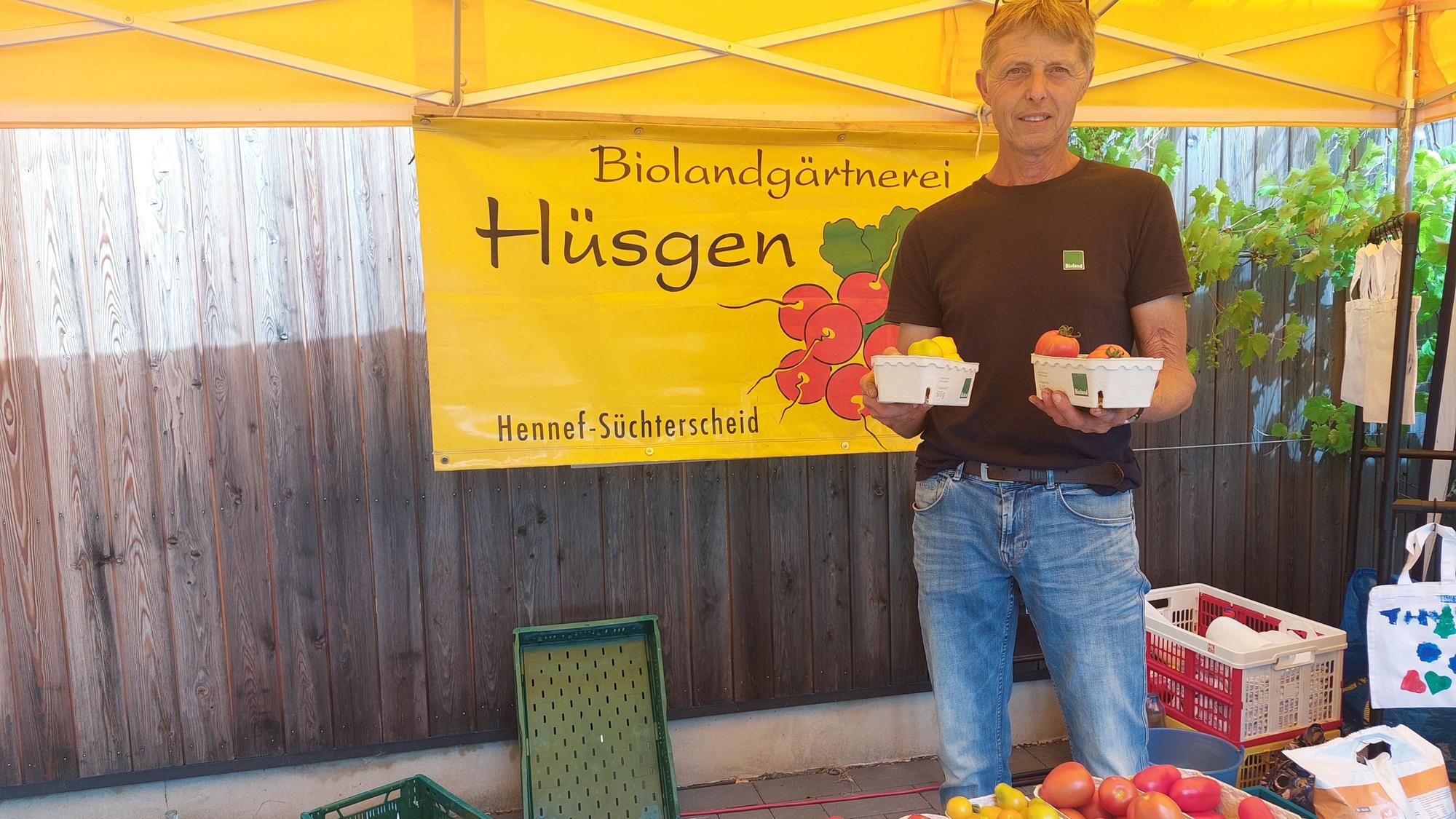 Von den Hennefer Feldern und Gewächshäusern von Hauptlieferant Till Hüsgens Biolandgärtnerei kommen Gemüse, Salate, Obst und Kräuter sofort in die Hofkiste und den Hofladen.