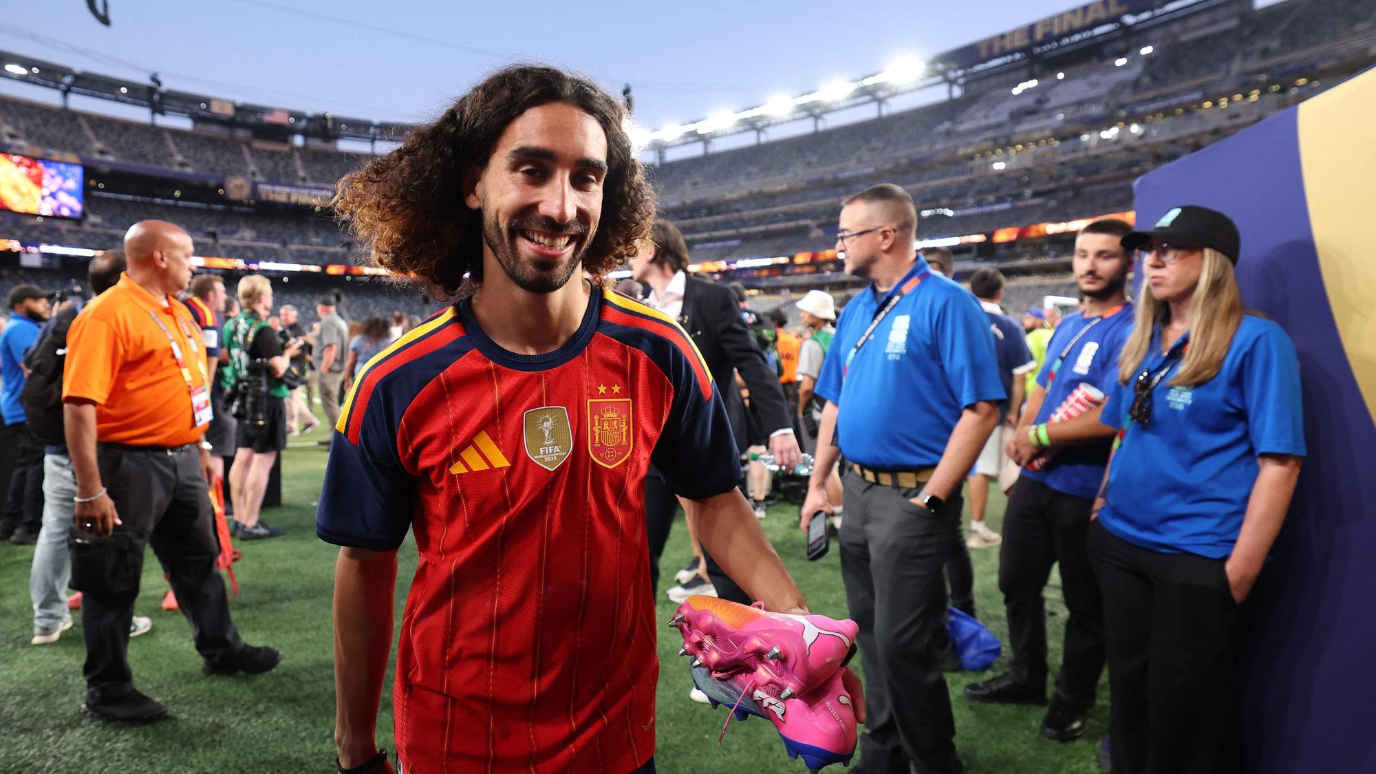 Marc Cucurella feiert den WM-Triumph