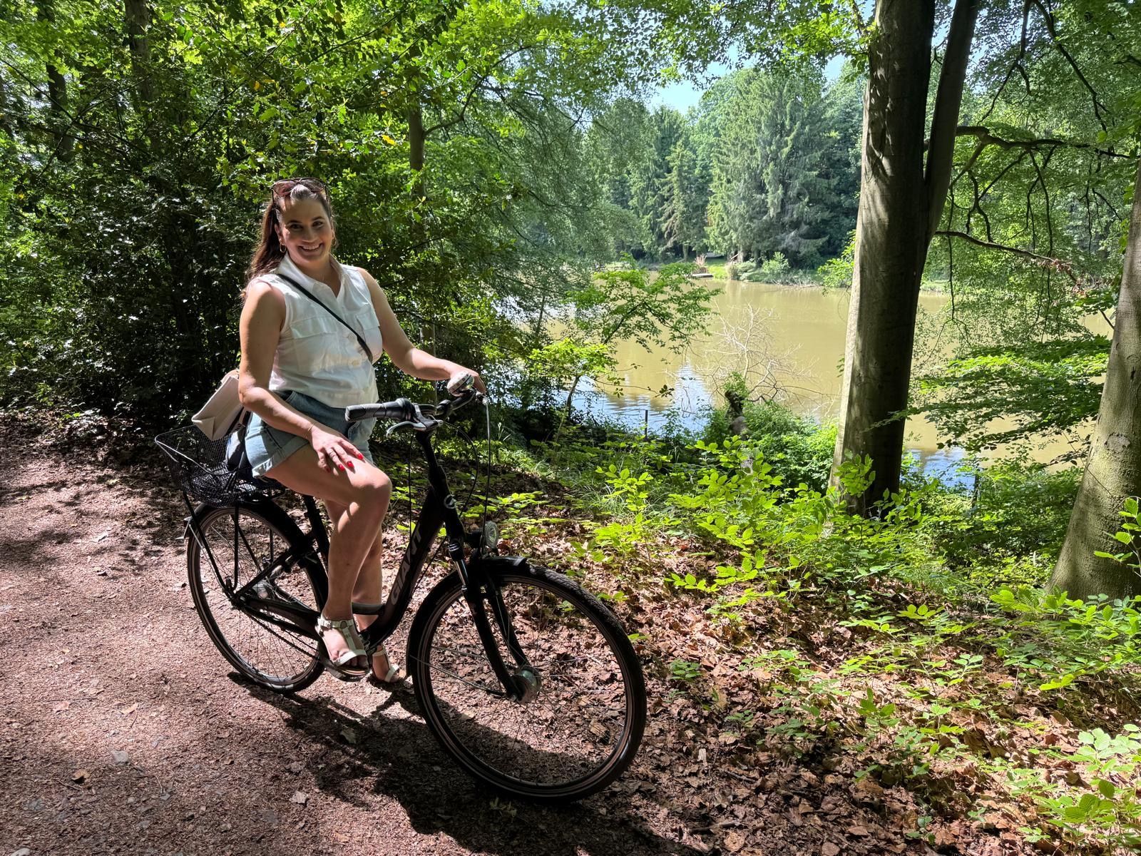 In Leverkusen hat Charlotte Breidohr einen Ort gefunden, an dem der Alltag für einen Moment Pause macht: das Wiembachtal.