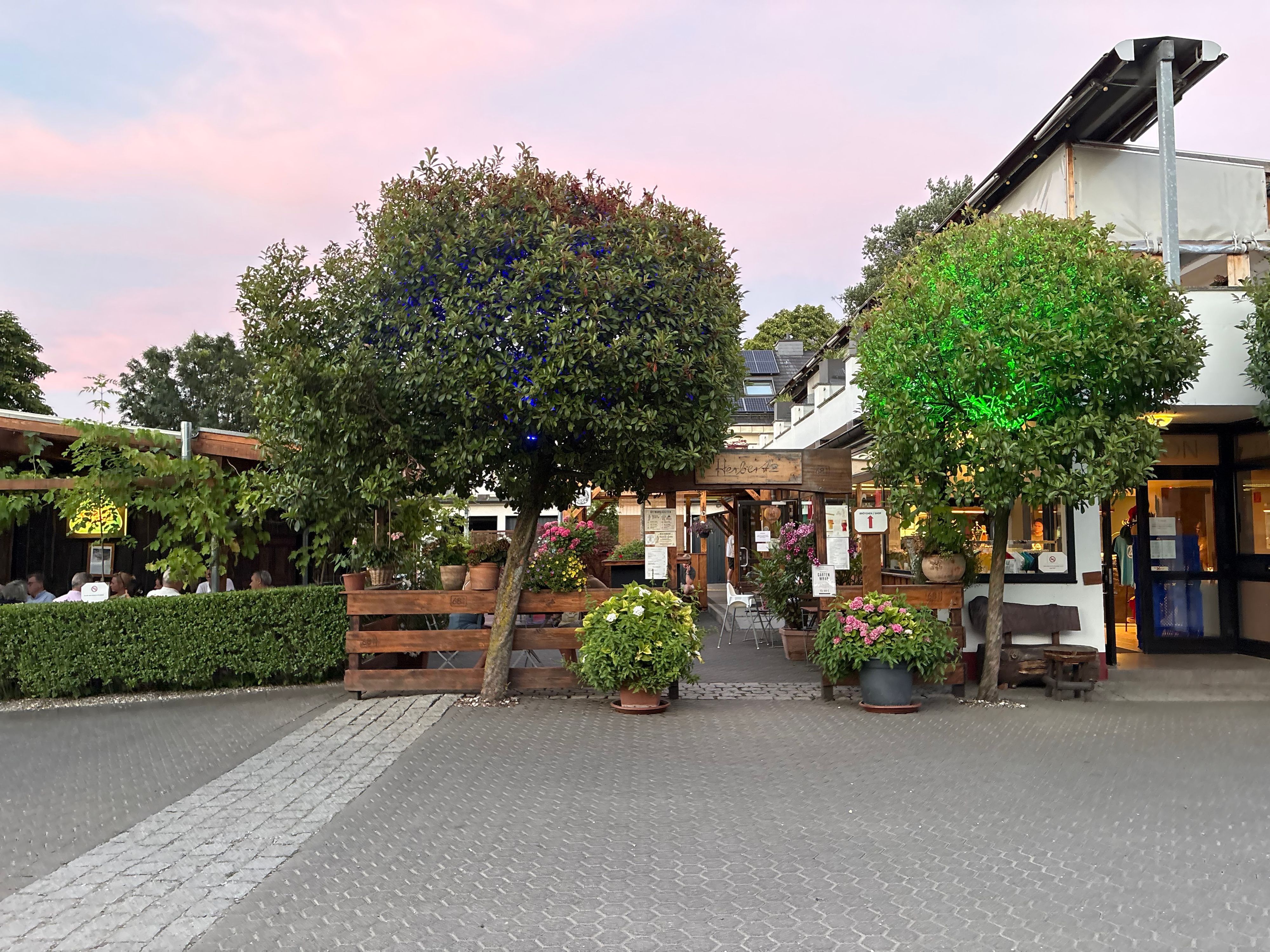 Der Biergarten des Restaurant „Haus Berger“ in Rodenkirchen.