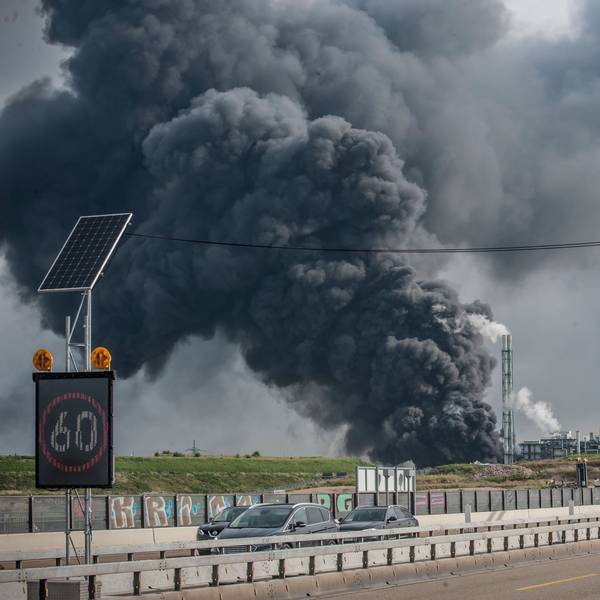 Explosion im Tanklager der Sondermüllverbrennungsanlageim Entsorgungszentrum Bürrig des Chempark Bild: Ralf Krieger