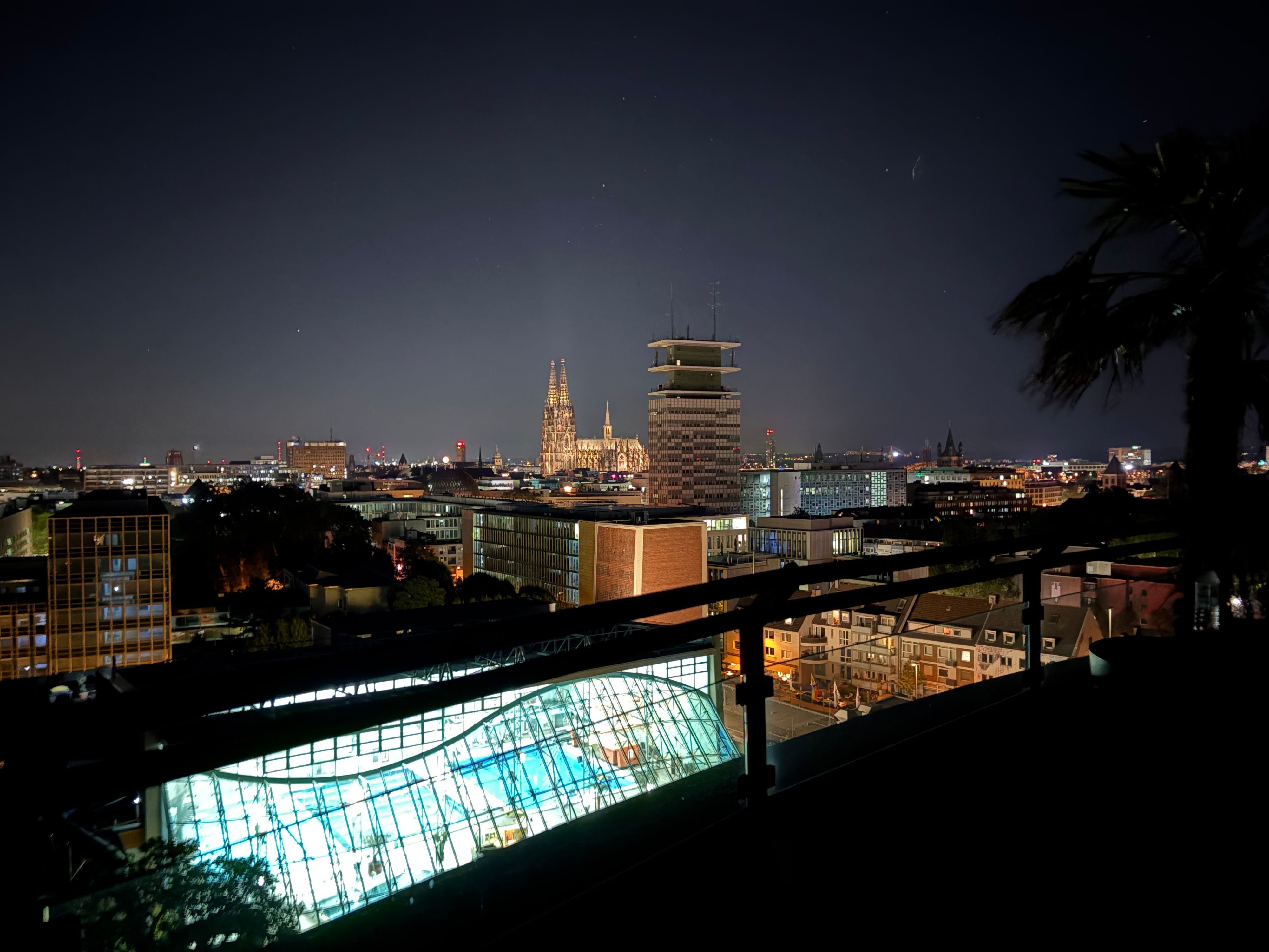 Die Bar Botanik mit Blick auf den Dom.