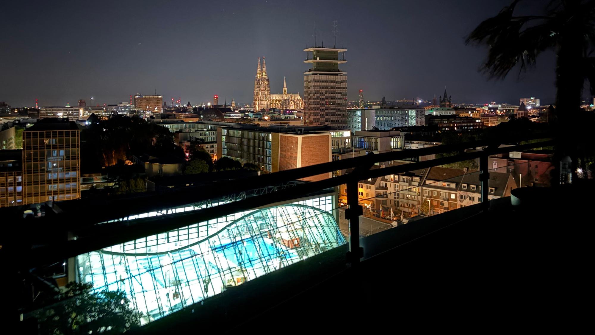 Die Bar Botanik mit Blick auf den Dom.