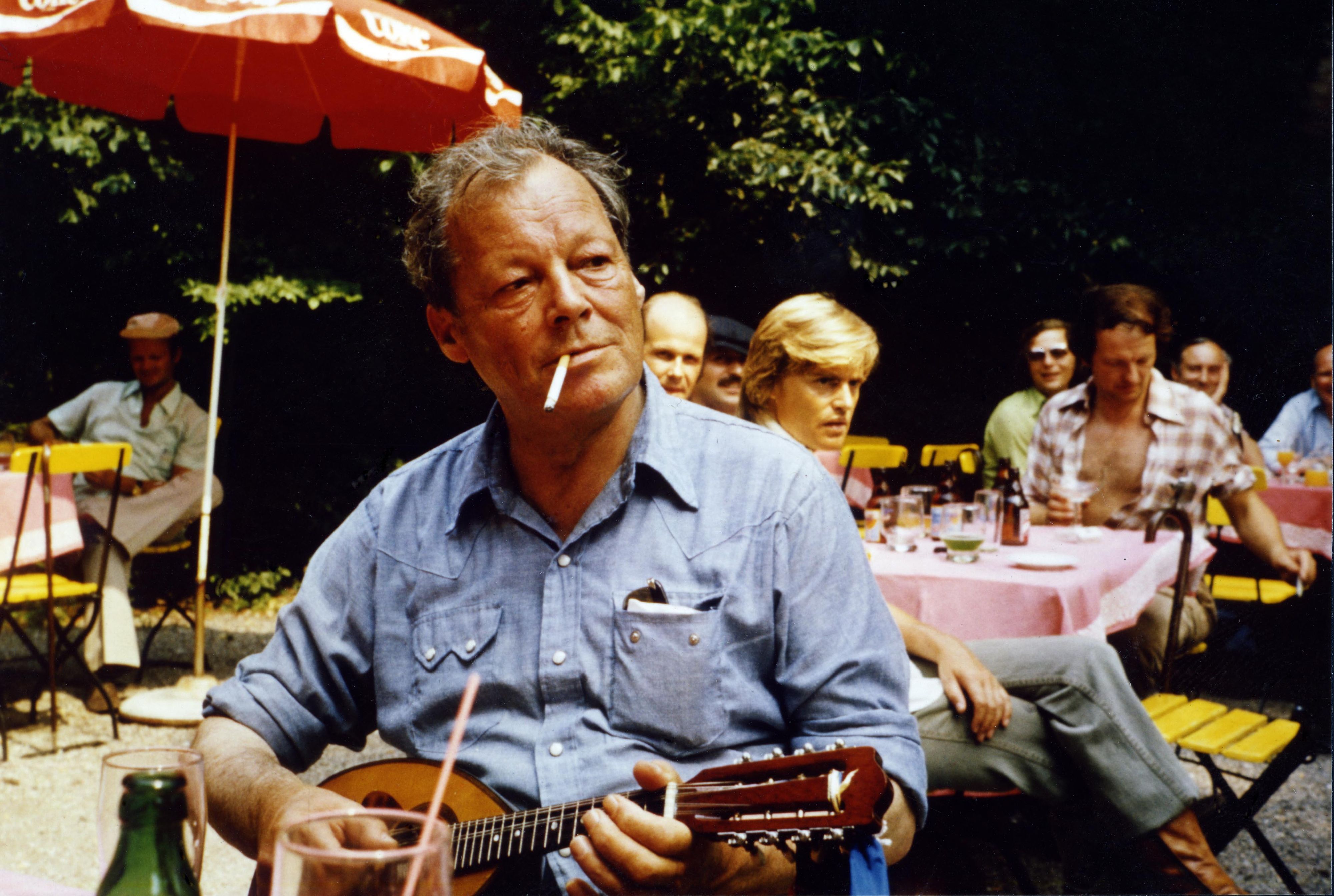 Willy Brandt am 17. Juli 1976 mit Mandoline bei einer Wahlkampftour in Ostwestfalen-Lippe: Das Bild des Kölners Henning von Borstell wurde berühmt.