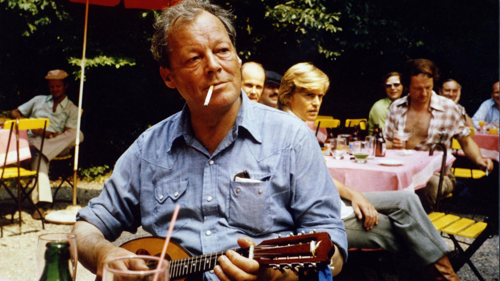 Willy Brandt am 17. Juli 1976 mit Mandoline bei einer Wahlkampftour in Ostwestfalen-Lippe: Das Bild des Kölners Henning von Borstell wurde berühmt.