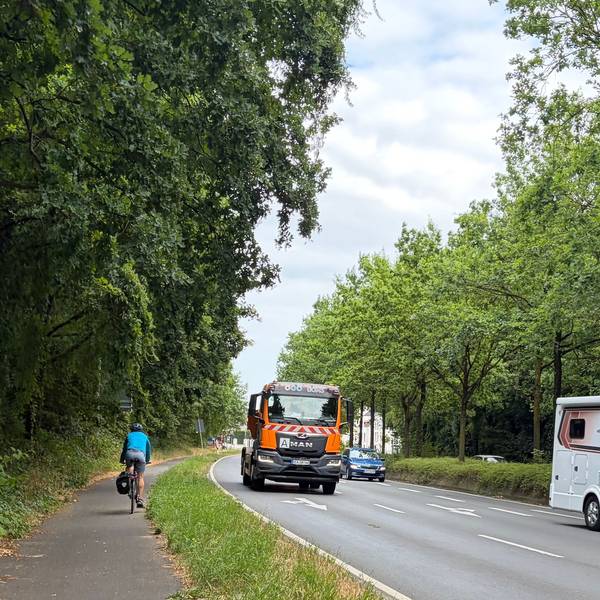 Im innerstädtischen Bereich entlang der Herbert-Wehner-Straße will der Landesbetrieb Straßen NRW keine Leitplanken anbringen.
