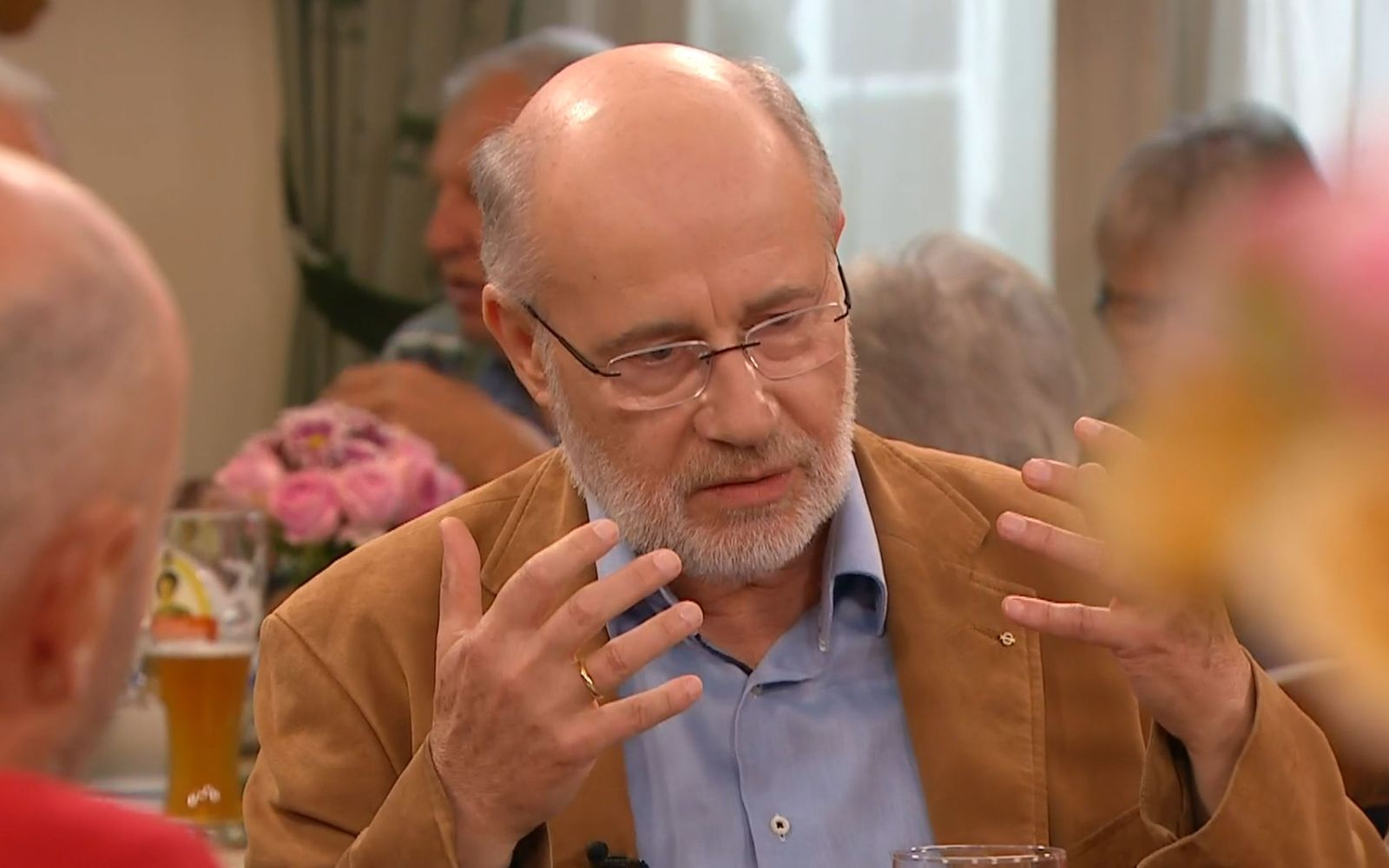 Harald Lesch sprach in der BR-Sendung „Der Sonntags-Stammtisch“ über Defizite beim Hitzeschutz in Deutschland. (Bild: BR)