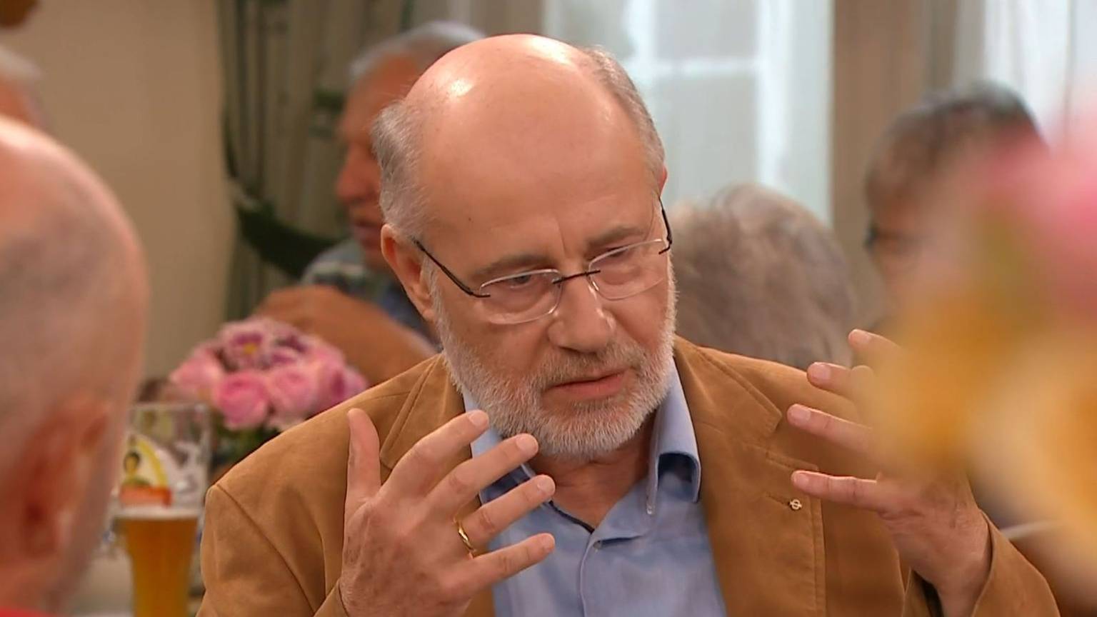 Harald Lesch sprach in der BR-Sendung „Der Sonntags-Stammtisch“ über Defizite beim Hitzeschutz in Deutschland. (Bild: BR)