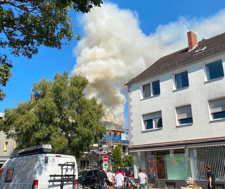 21.07.2026: Brand in der Simmerer Straße in Köln-Sülz