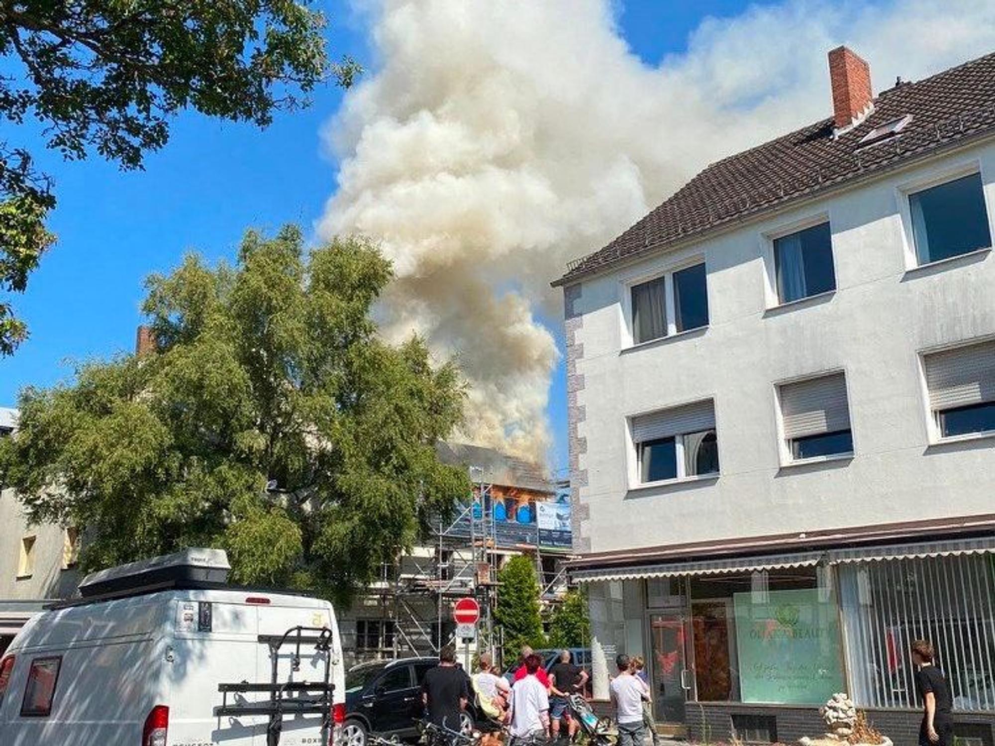 21.07.2026: Brand in der Simmerer Straße in Köln-Sülz