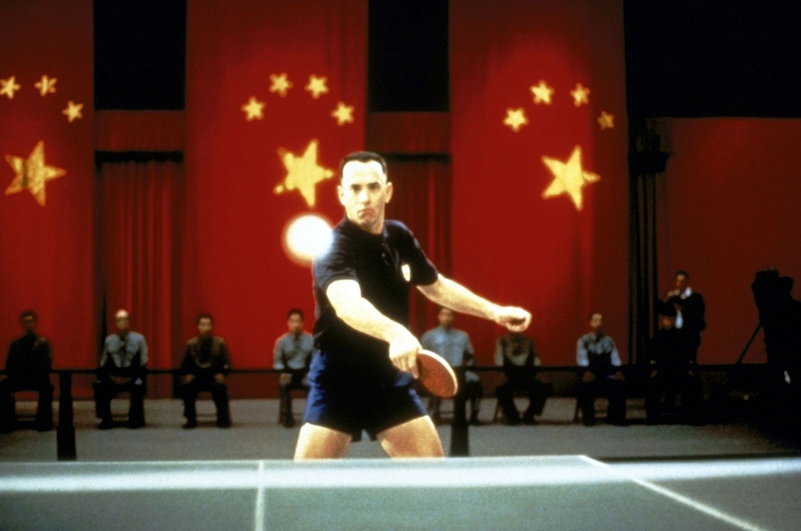 Als Tischtennisass darf Forrest (Tom Hanks) in die Volksrepublik China einreisen. (Bild: Paramount Pictures)