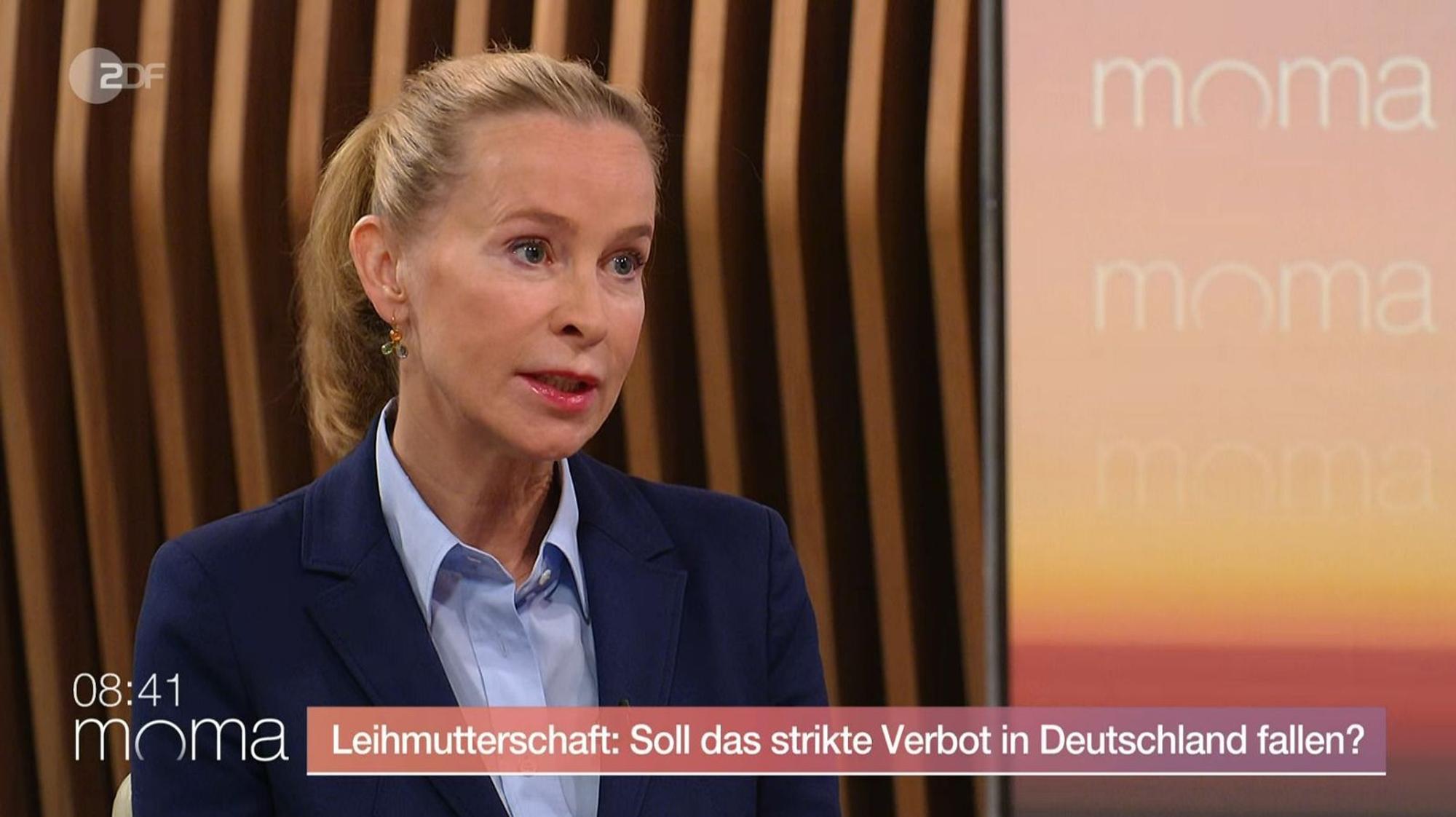 Die Verfassungsrechtlerin Frauke Brosius-Gersdorf hat das Verbot der Leihmutterschaft in Deutschland im ZDF-Moma als Eingriff in Grundrechte bezeichnet. (Bild: ZDF.de)