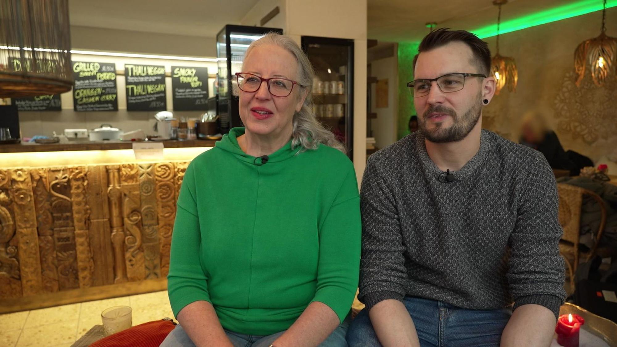 Gudrun freut sich beim Menü-Motto auf leichte Kost. (Bild: RTL)