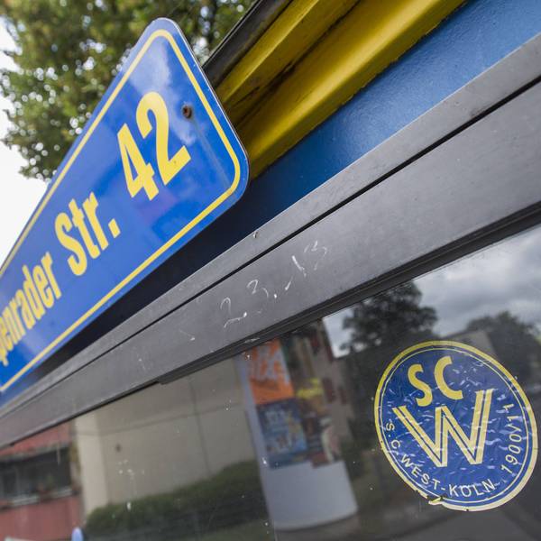 Die Apenrader Straße, Heimat des SC West Köln in Ehrenfeld
