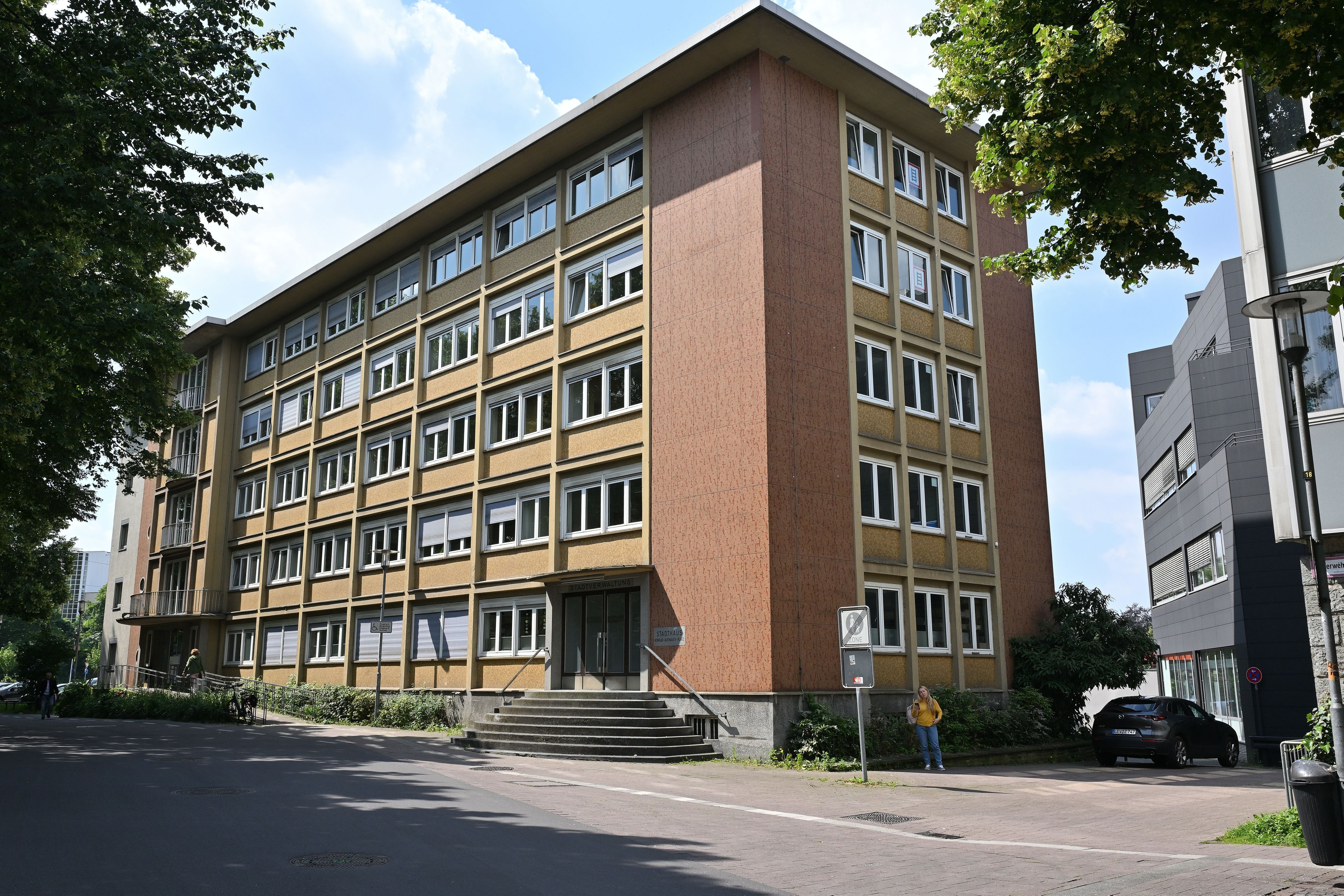 Das Foto zeigt eines der beiden Alten Stadthäuser in Bergisch Gladbach