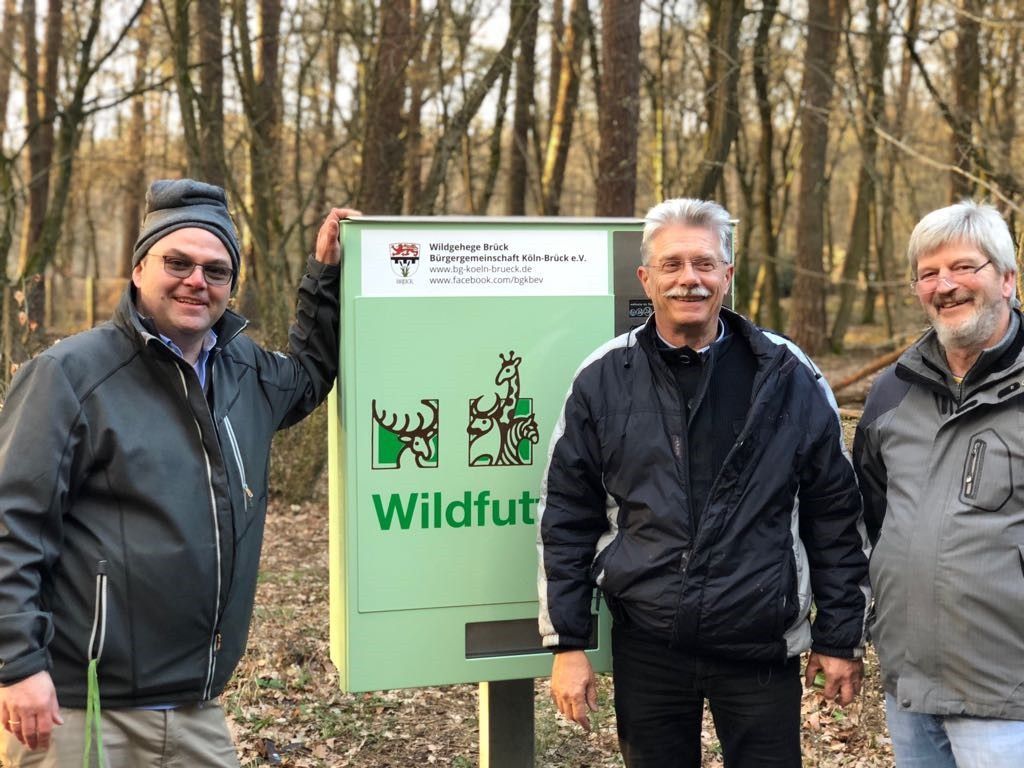 Die Bürgergemeinschaft Brück betreibt die Futterautomaten am Wildgehege Brück.