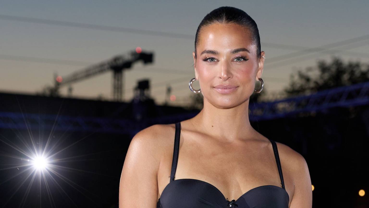 Amira Aly hat ihren Fans auf Instagram ein Schwangerschafts-Update gegeben. Wie die Moderatorin berichtet, seien ihre Blutwerte nicht in Ordnung. (Bild: 2025 Getty Images/Sebastian Reuter)