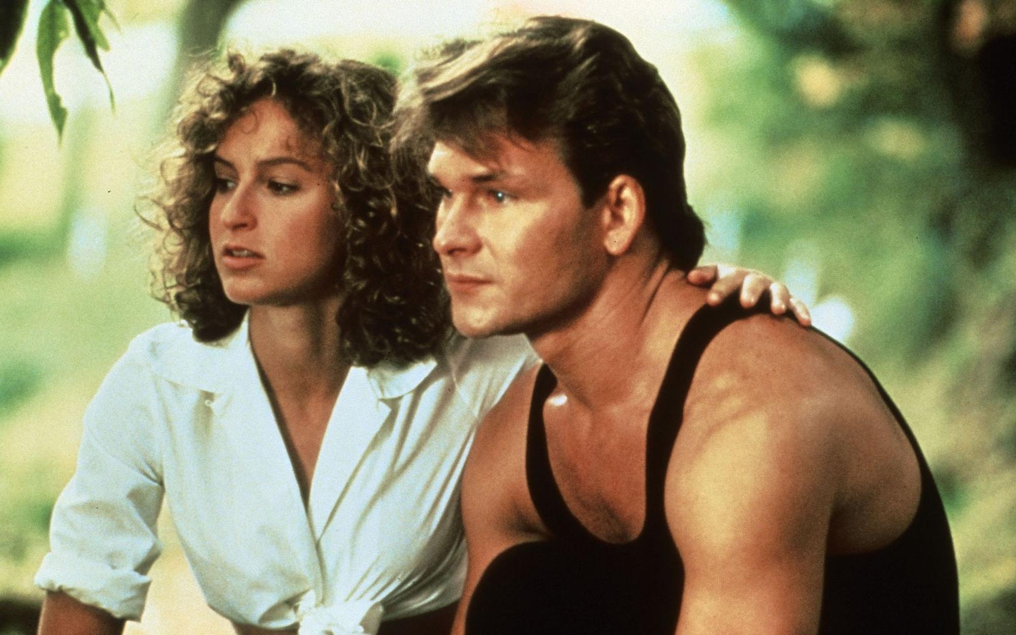 Im August 1987 kam „Dirty Dancing“ in die US-Kinos, bis heute schauen sich Millionen Fans den Tanzfilm gerne an. Wir zeigen, was aus den Darstellerinnen und Darstellern wurde, allen voran Jennifer Grey und Patrick Swayze. (Bild: Concorde Home Entertainment)