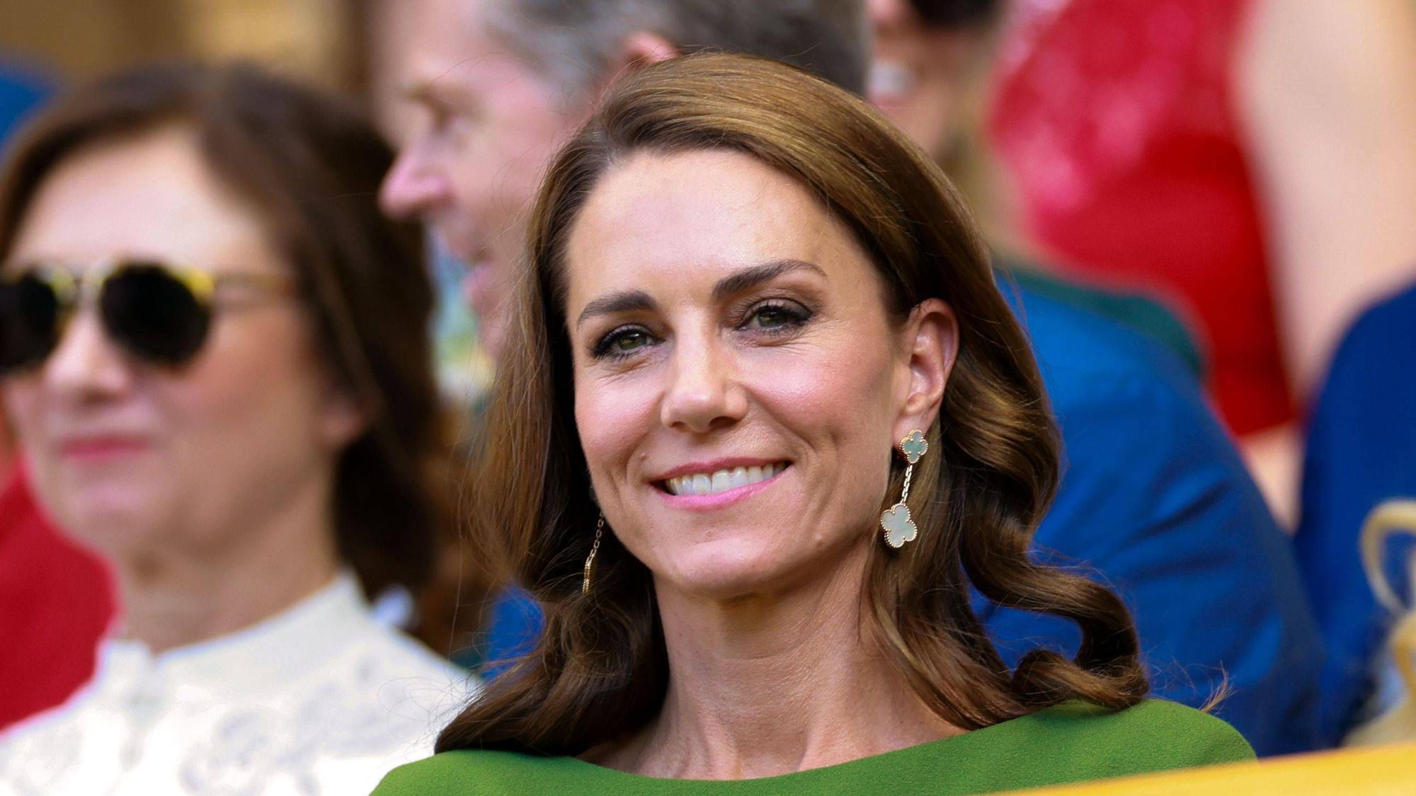 Prinzessin Kate lacht.