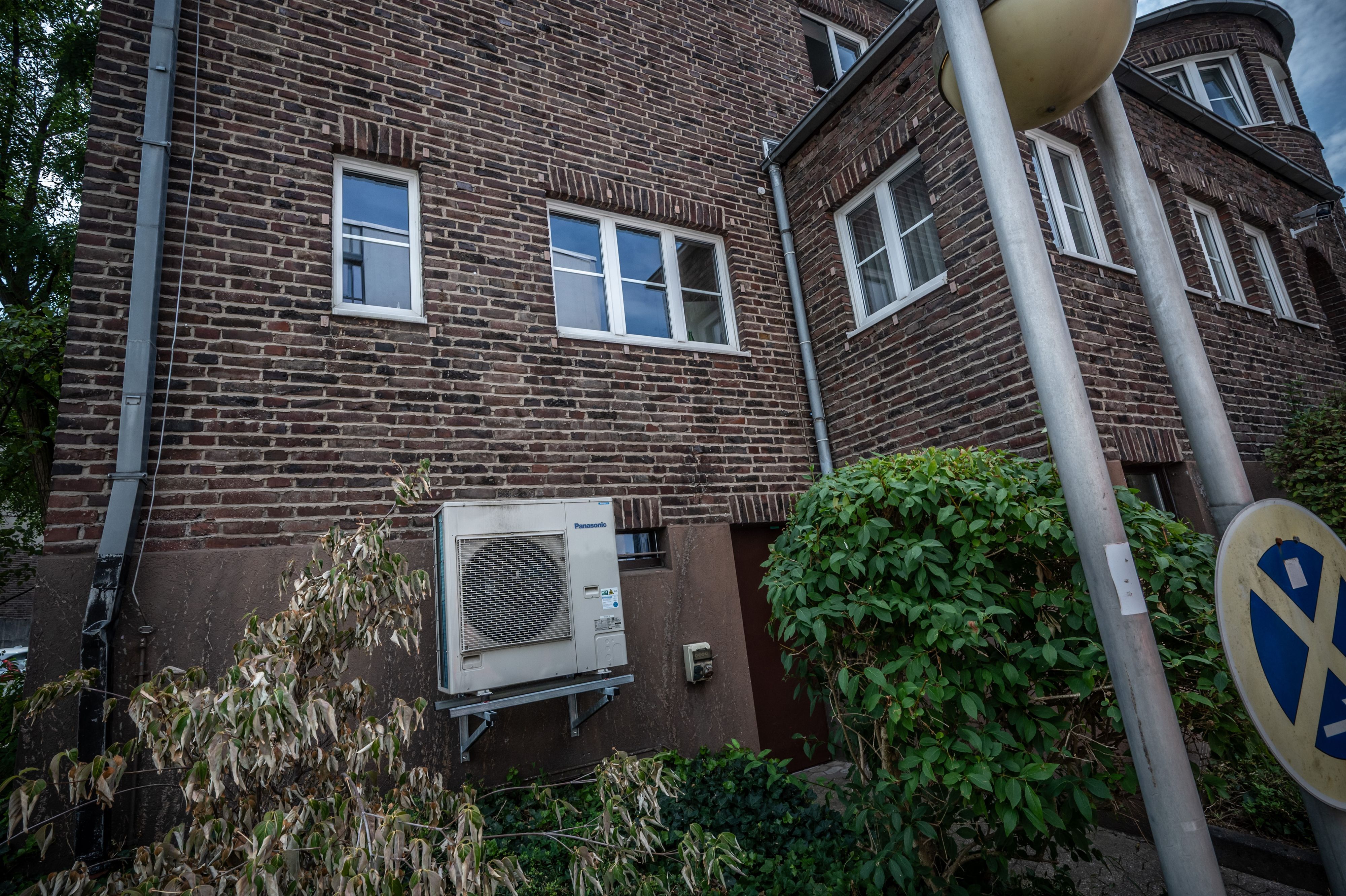 Klimaanlage am Verwaltungshaus des Alexianer Remigius Krankenhaus Opladen