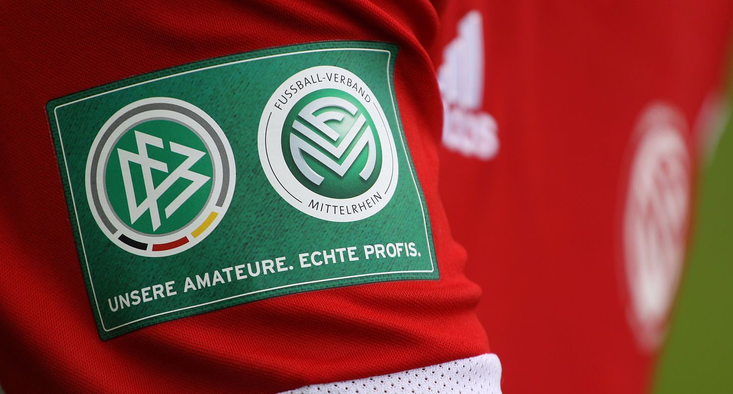 Die Logos von DFB und FVM auf einem Trikotärmel