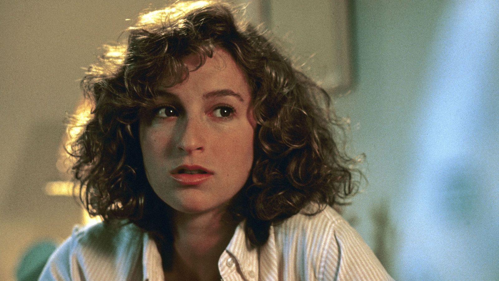 Als Tochter von „Cabaret“-Star Joel Grey war ihr die Karriere wohl in die Wiege gelegt: Vor „Dirty Dancing“ hatte Jennifer Grey in Filmen wie „Cotton Club“ und „Die Sieger“ mitgespielt. (Bild: Concorde Home Entertainment)