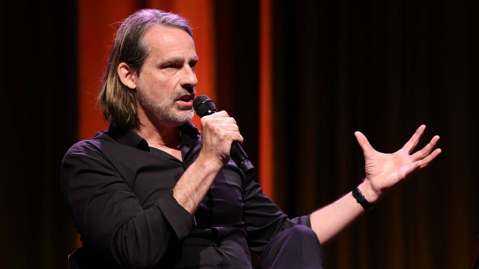 In einem Podcast hat sich Richard David Precht in die Debatte über die Brandmauer zur AfD eingeschaltet. (Bild: Getty Images / Andreas Rentz)