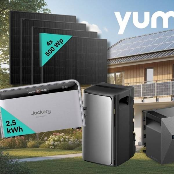 Jackery SolarVault 3 Pro (2,5 kWh) und mehrere Anker Solix Heimspeicher sowie vier Solarmodule à 500 Wp vor einem modernen Einfamilienhaus mit Solardach und sommerlichem Garten. Blauer Button mit Hinweis auf bis zu 45 % Rabatt zur UVP und 5 % Sonnenbonus ab 2.000 Euro Bestellwert.