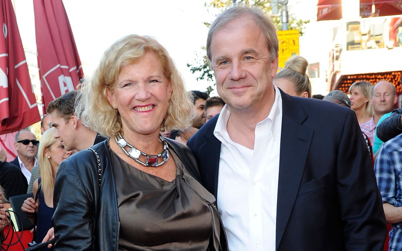 Hubertus Meyer-Burckhardt war Regieassistent am Hamburger Thalia Theater, Kreativdirektor einer internationalen Werbeagentur, Vorstand bei Axel Springer und ProSiebenSat.1 und erfolgreicher Filmproduzent. Er ist mit der Journalistin Dorothee Röhrig verheiratet.   (Bild: Christian Augustin/Getty Images)