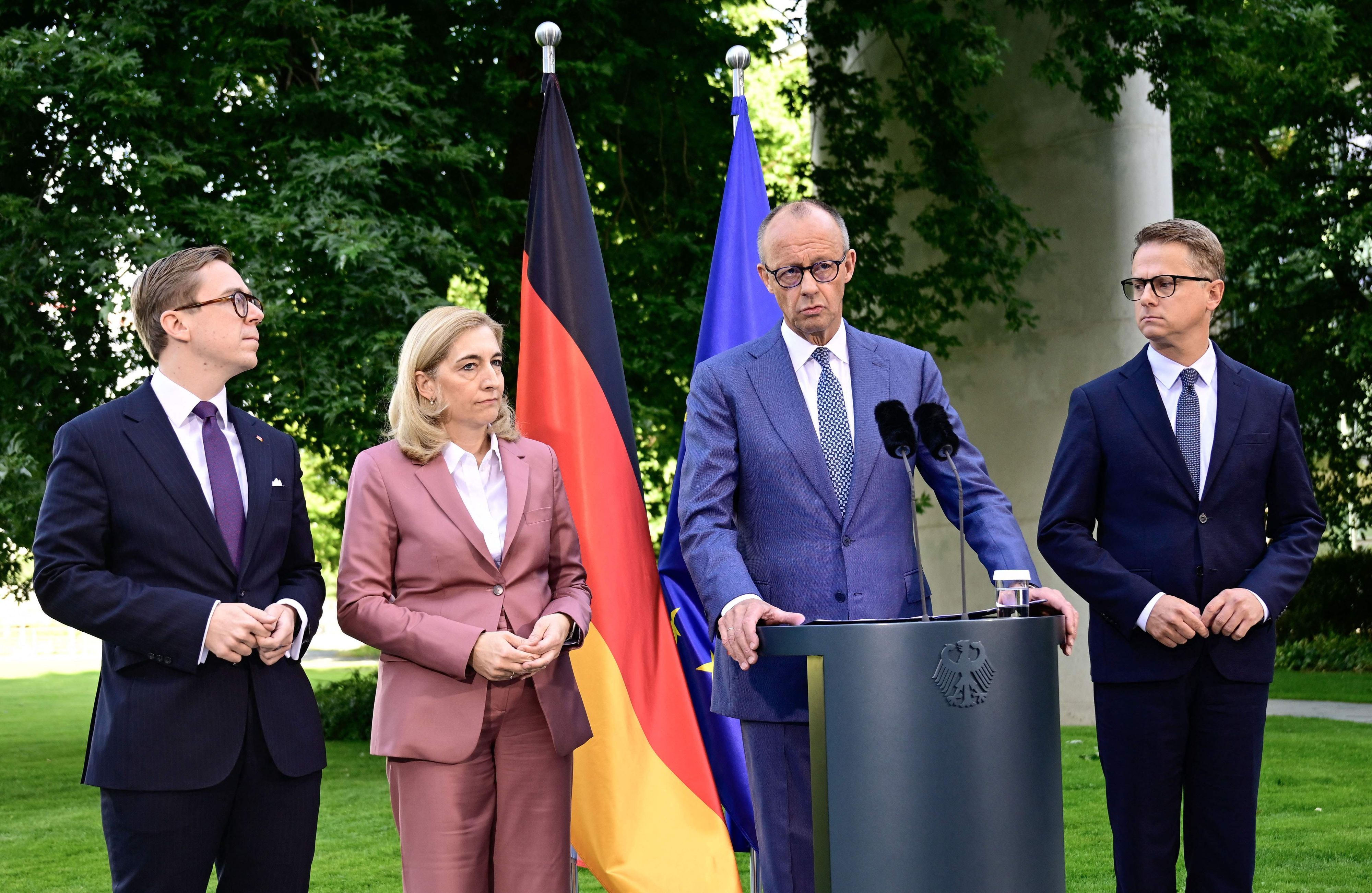 Philipp Amthor, Nina Warken, Kanzler Fridrich Merz und Carsten Linnemann (v.l.)
