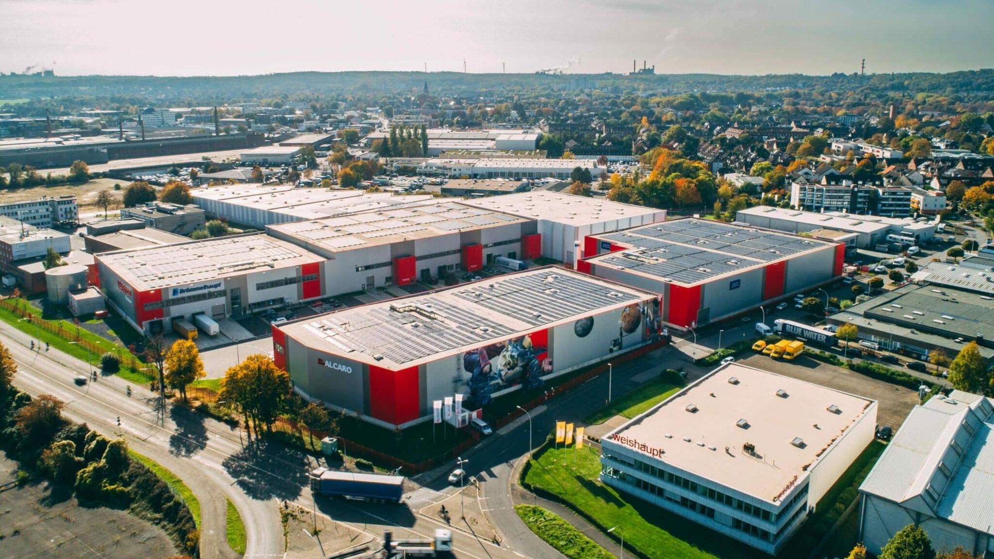 Auf dem Foto ist eine Luftaufnahme der Logistik-Immobilie zu sehen.
