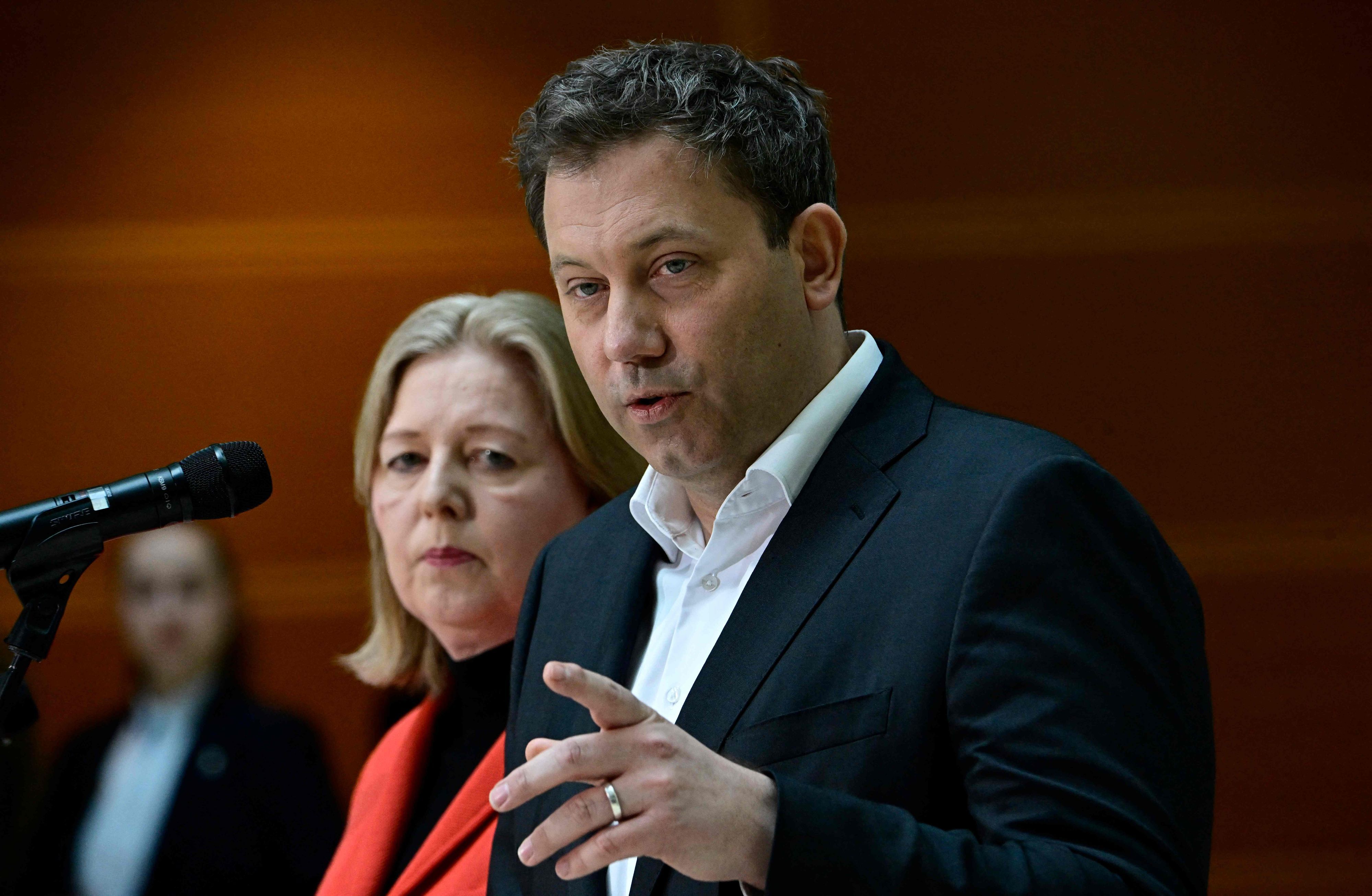 Post von 17 SPD-Ortsvereinen aus dem Rhein-Sieg-Kreis haben die Parteichefs Bärbel Bas und Lars Klingbeil bekommen.