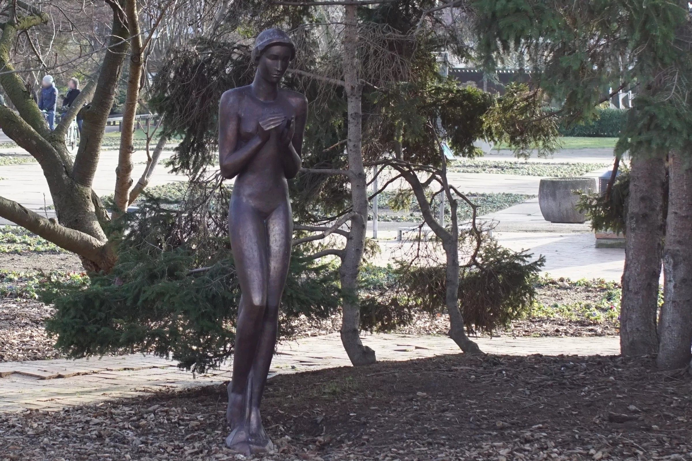 Die Bronzeplastik „Assunta“ von Georg Kolbe.