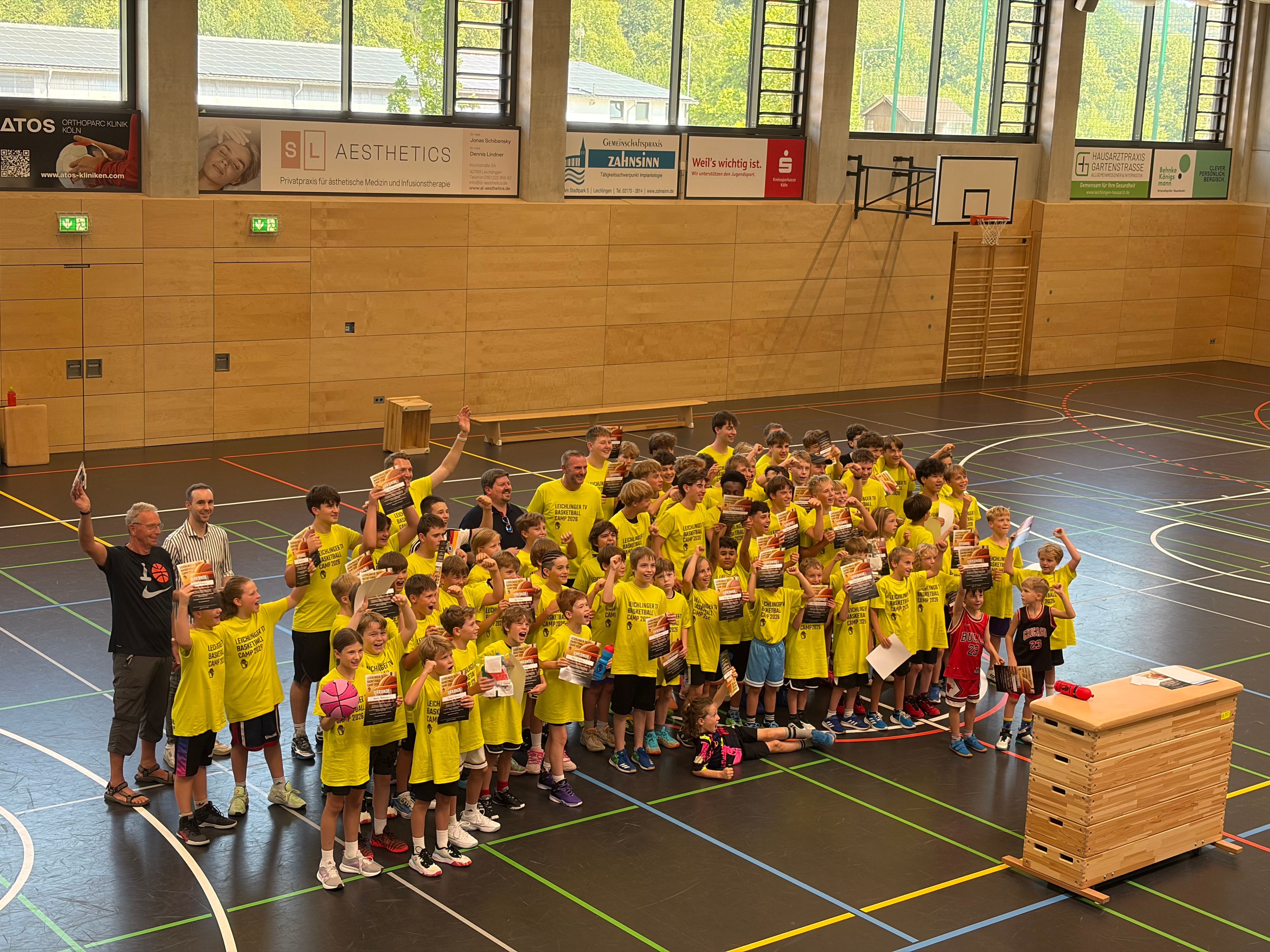 Kinder und Jugendliche beim Basketballferiencamp des LTV