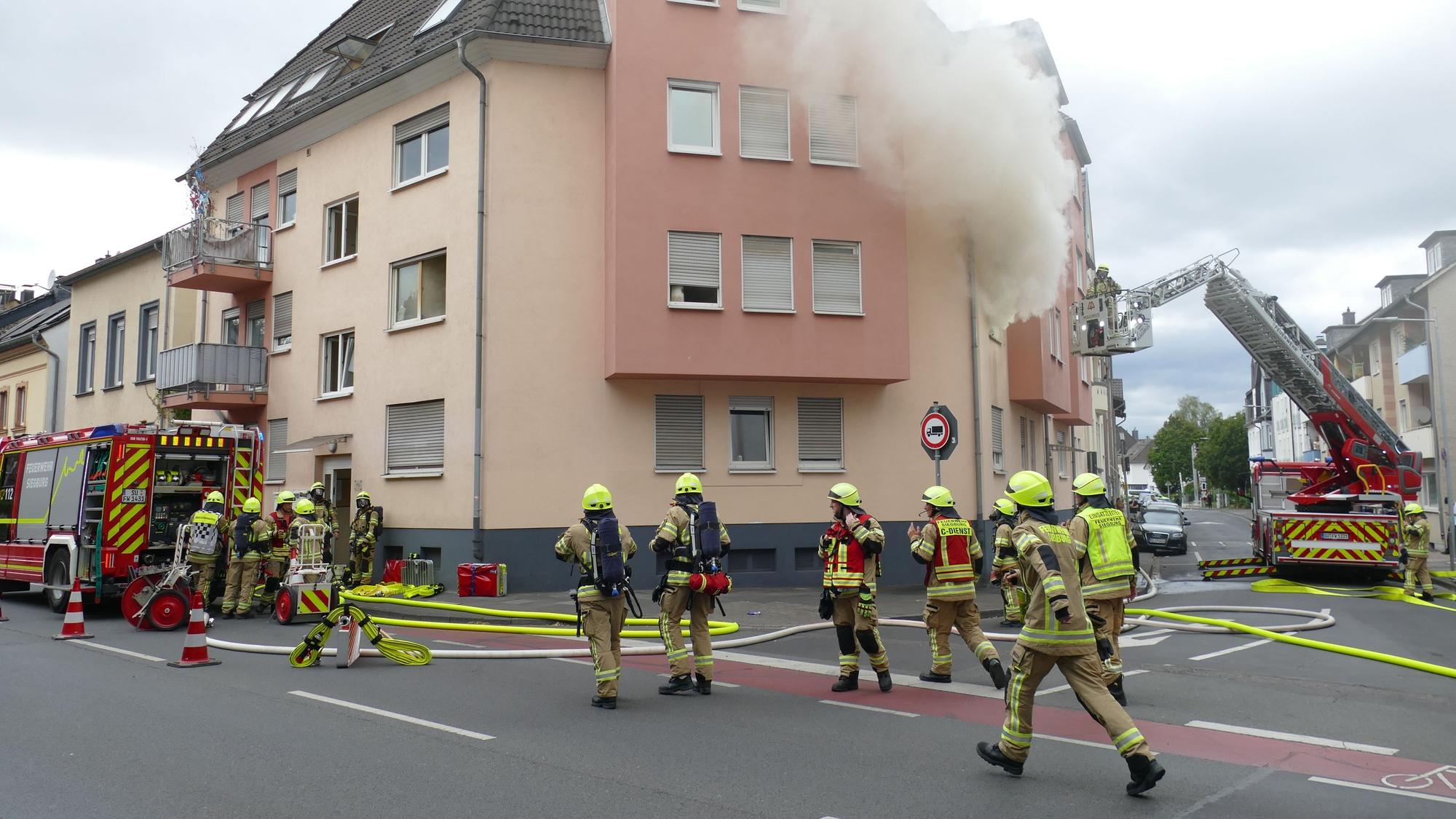 Ein 31-jähriger Bewohner hatte die eigenen vier Wände in Brand gesteckt.