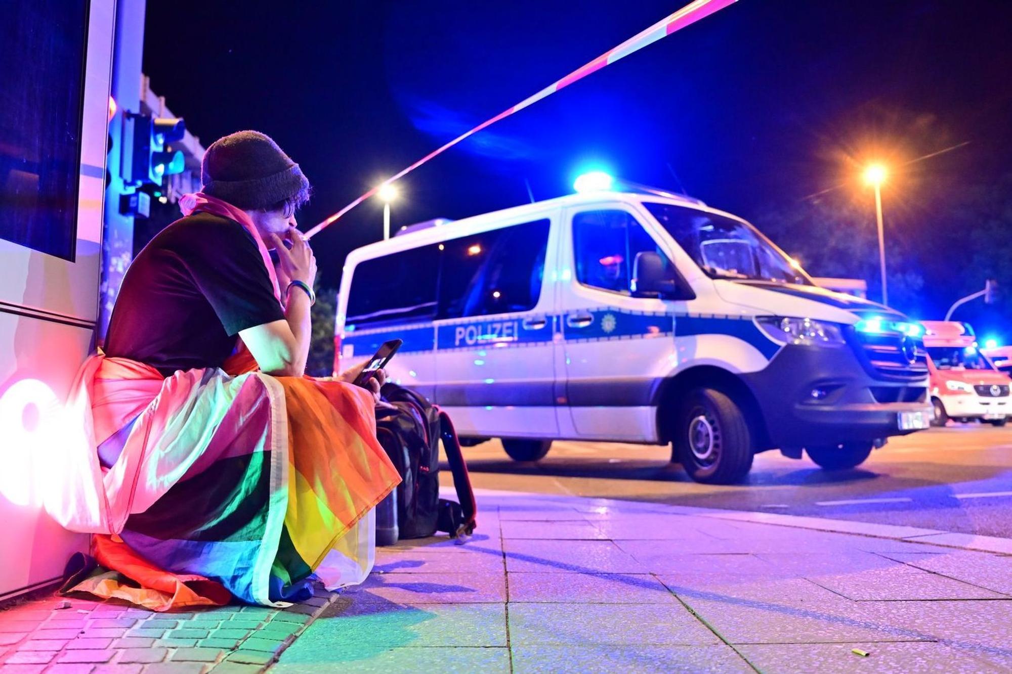 Auto rast in Menschenmenge - CSD in Berlin abgebrochen
