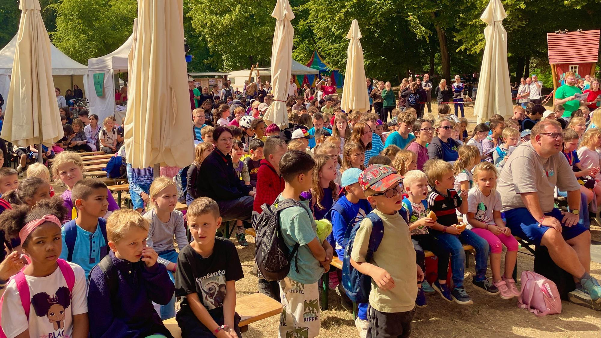 Drei Wochen lang gibt es im HöVi-Land für 500 Kinder ein abwechslungsreiches Ferienprogramm.