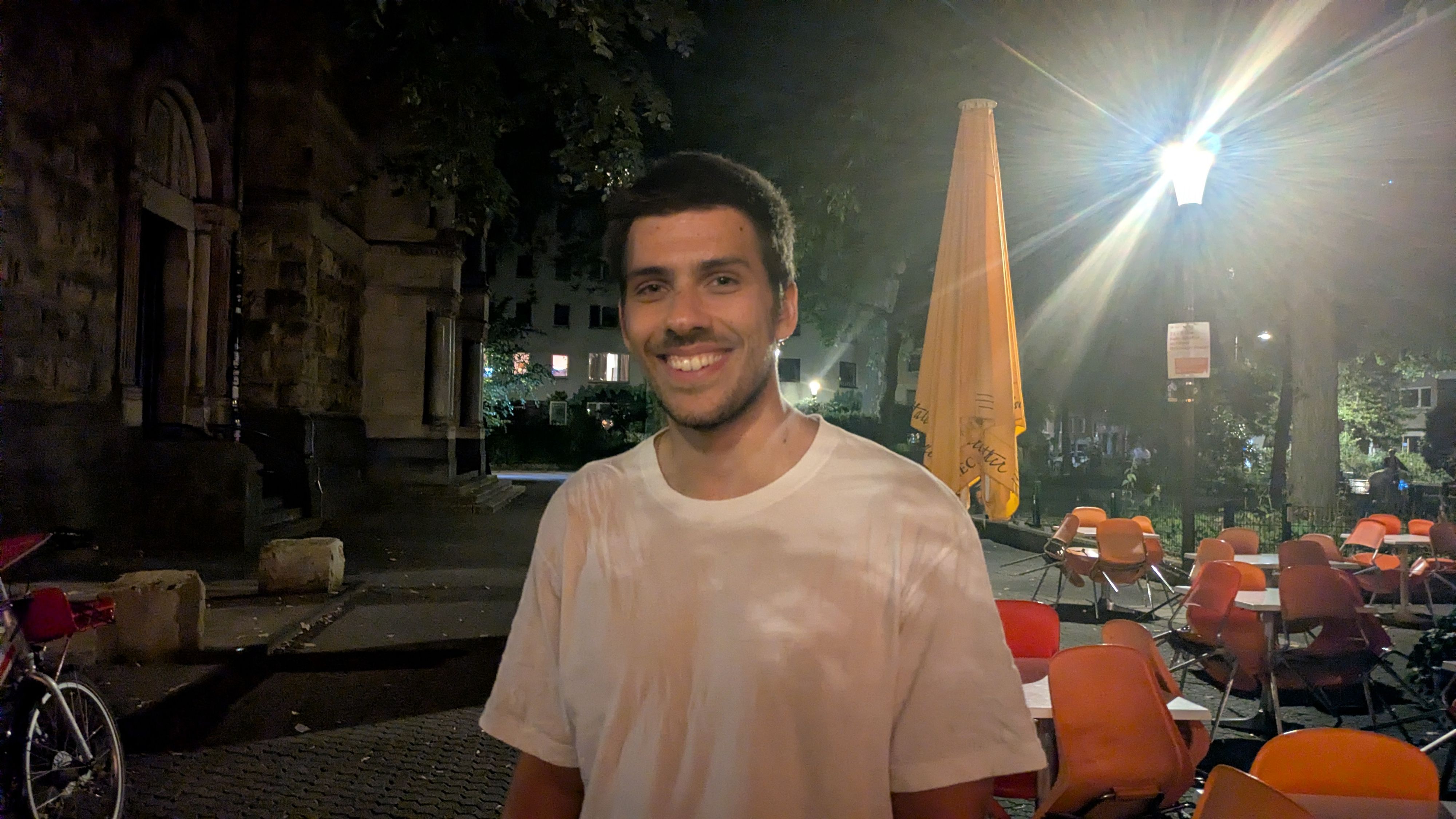 Konrad findet die aktuellen Regeln am Brüsseler Platz „unfair“ für die Gastronomien, die um 22 Uhr draußen schließen müssen.