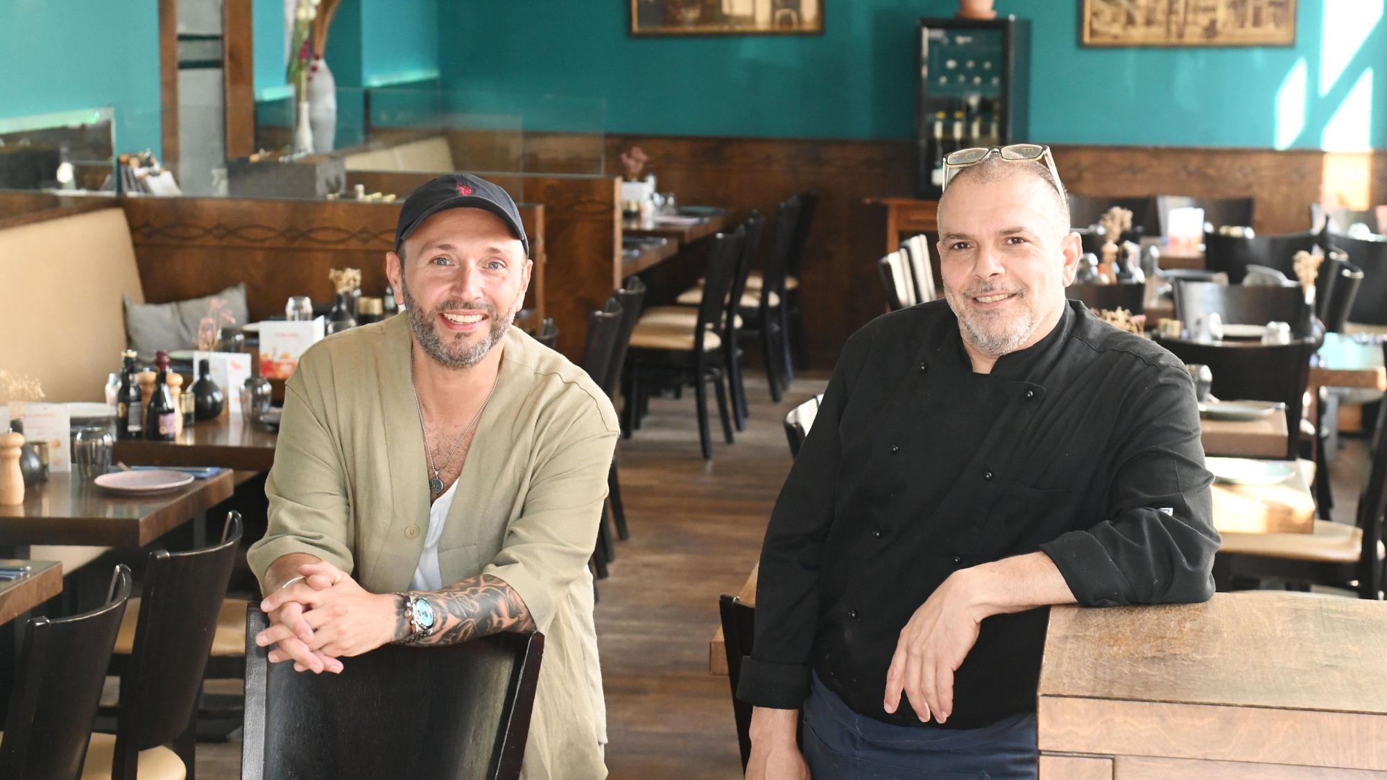 16.07.2026 Köln. Sommermenü mit den Gastronomen vom Frizzantino in Mülheim. Carlo Picciallo (li.) und Filippo Militano. Foto: Alexander Schwaiger