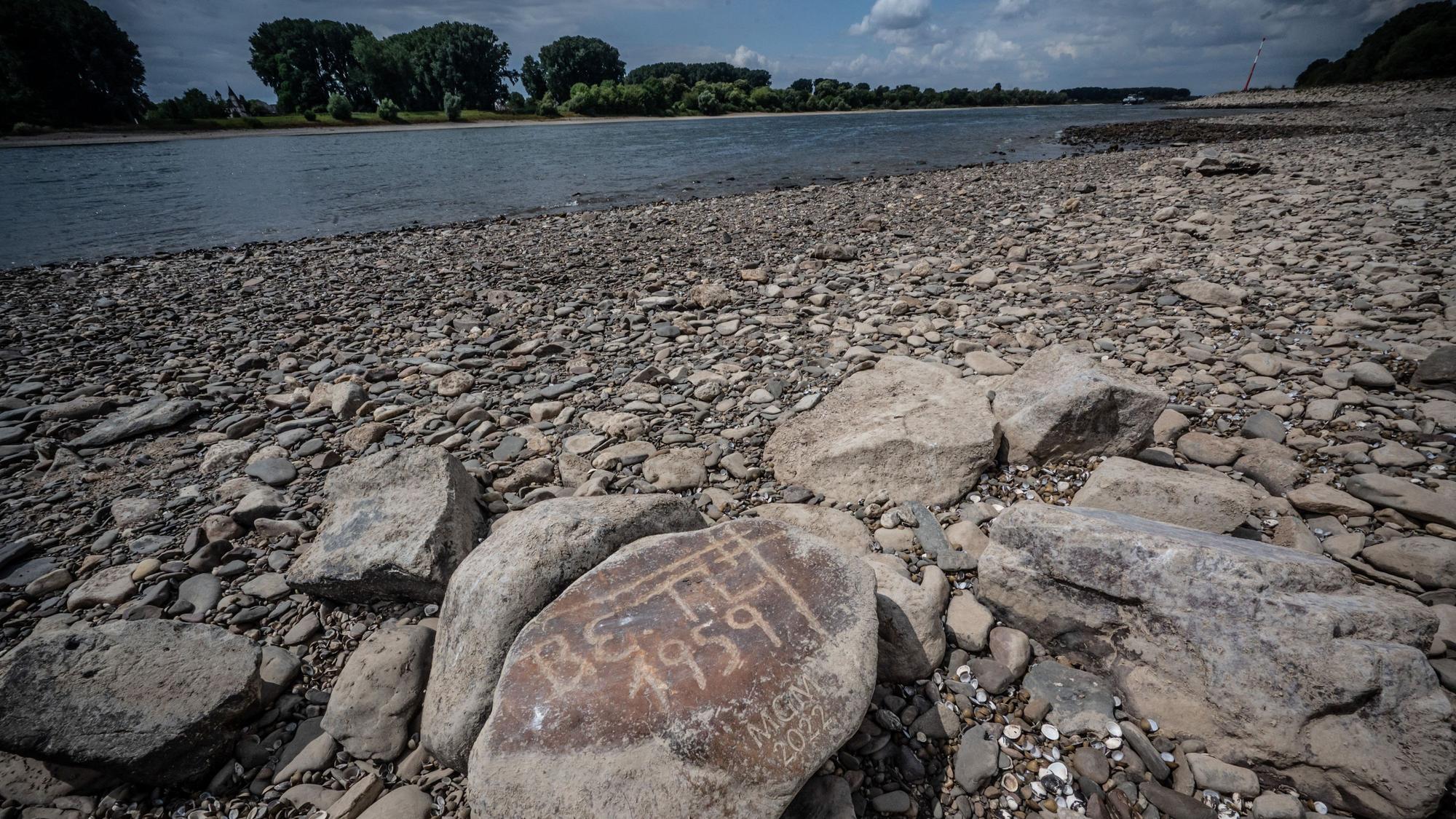 Am Rhein Niedrigwasser, Hungersteine. Bild: Ralf Krieger