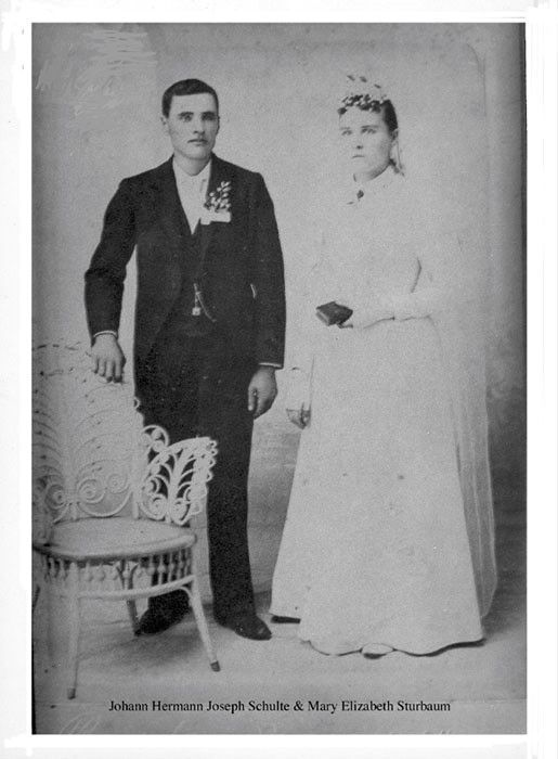 Das alte  Foto zeigt Hermann Joseph Schulte und seine Frau Mary Elizabeth Sturbaum.