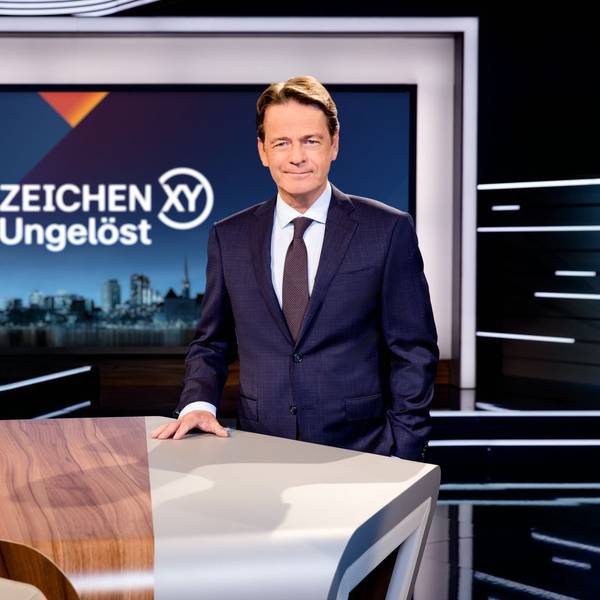 Moderator Rudi Cerne führt auch in der kommenden Ausgabe durch die Sendung „Aktenzeichen XY...ungelöst“. (Bild: ZDF/Nadine Rupp)