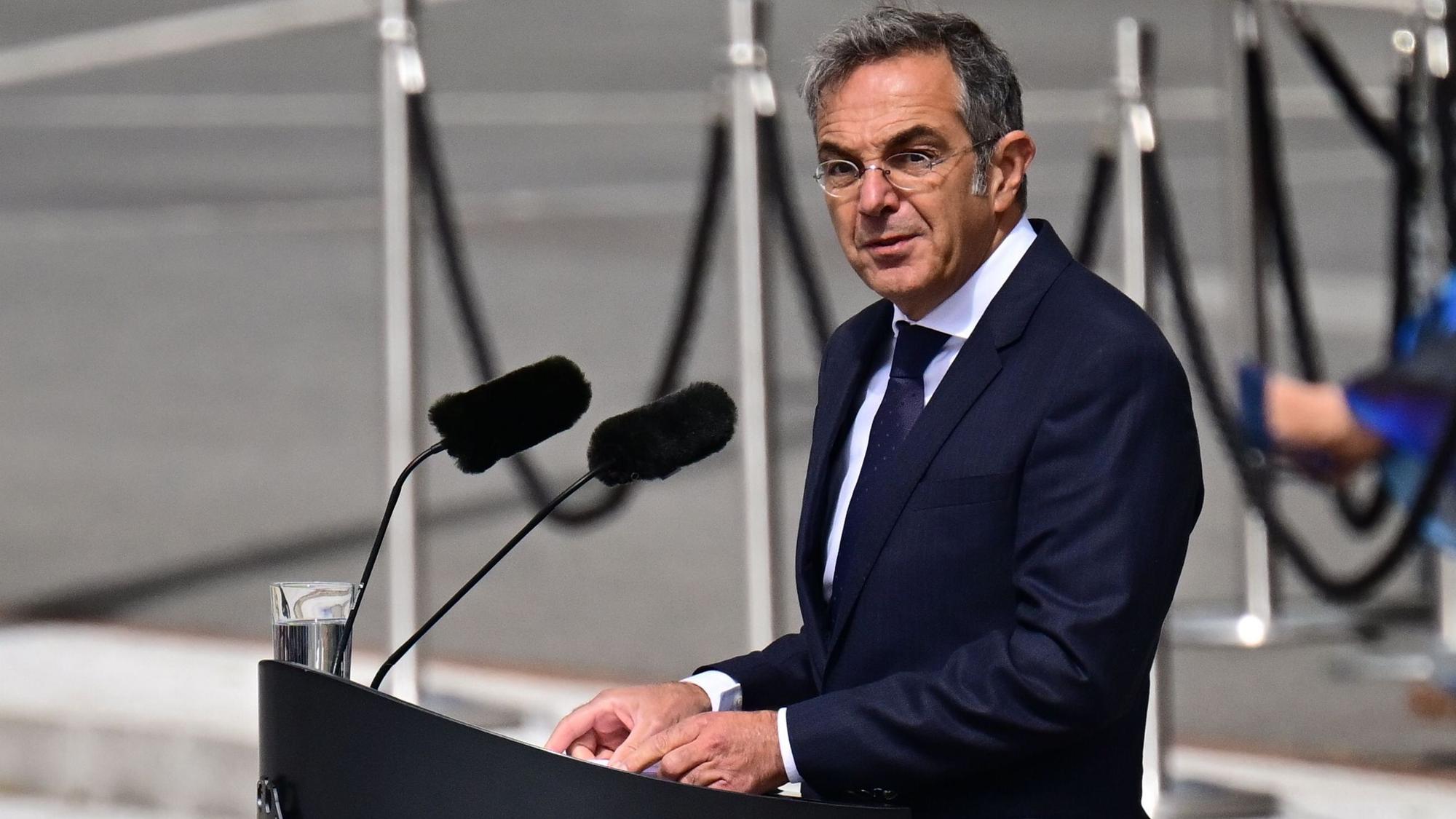 20.07.2026, Berlin: Schriftsteller Navid Kermani spricht während des Feierlichen Gelöbnis der Rekrutinnen und Rekruten der Bundeswehr im Bendlerblock. Foto: Sebastian Gollnow/dpa +++ dpa-Bildfunk +++