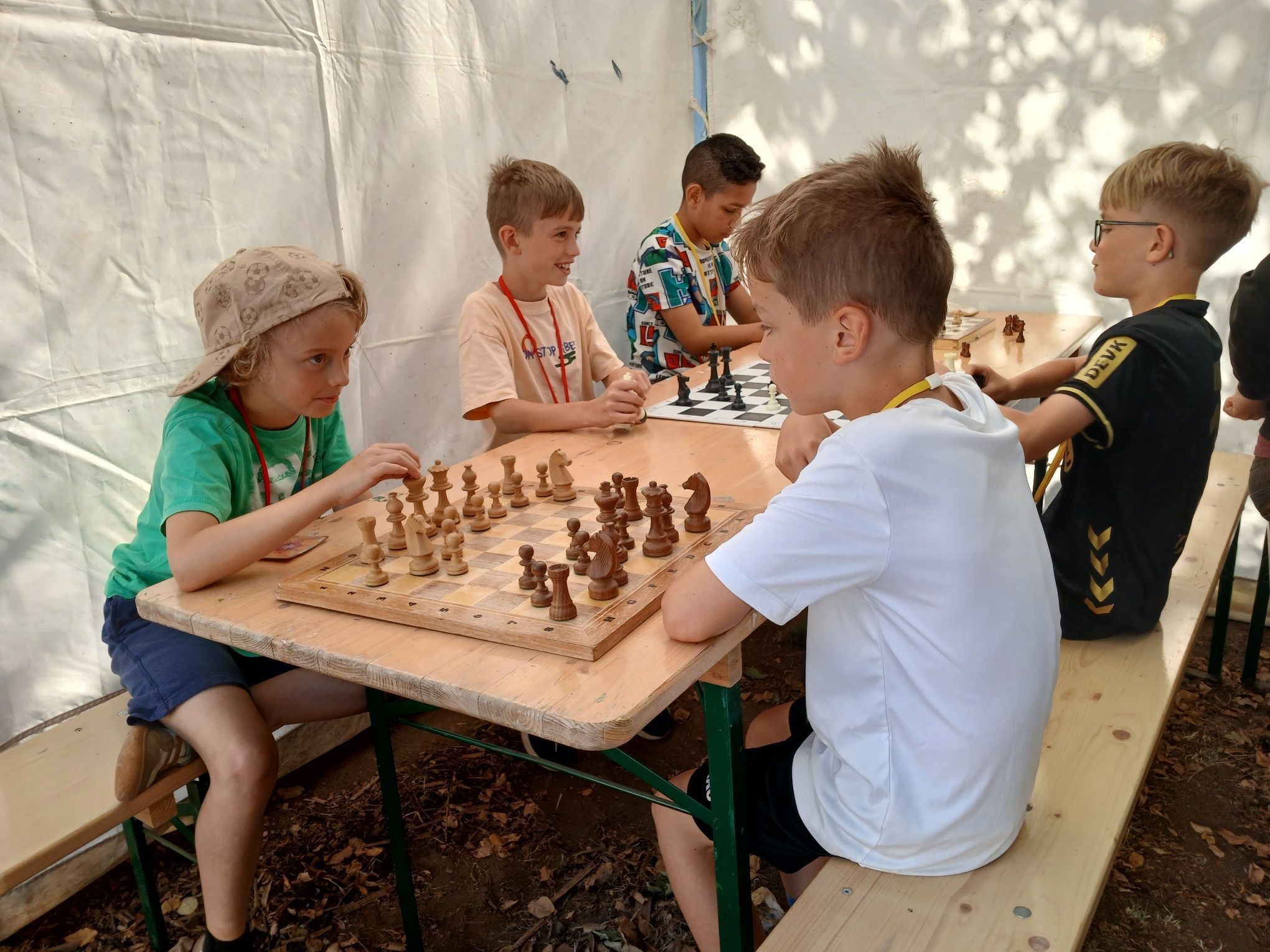 Auch Schachspielen zählt als Arbeit und wird in Siegis bezahlt.