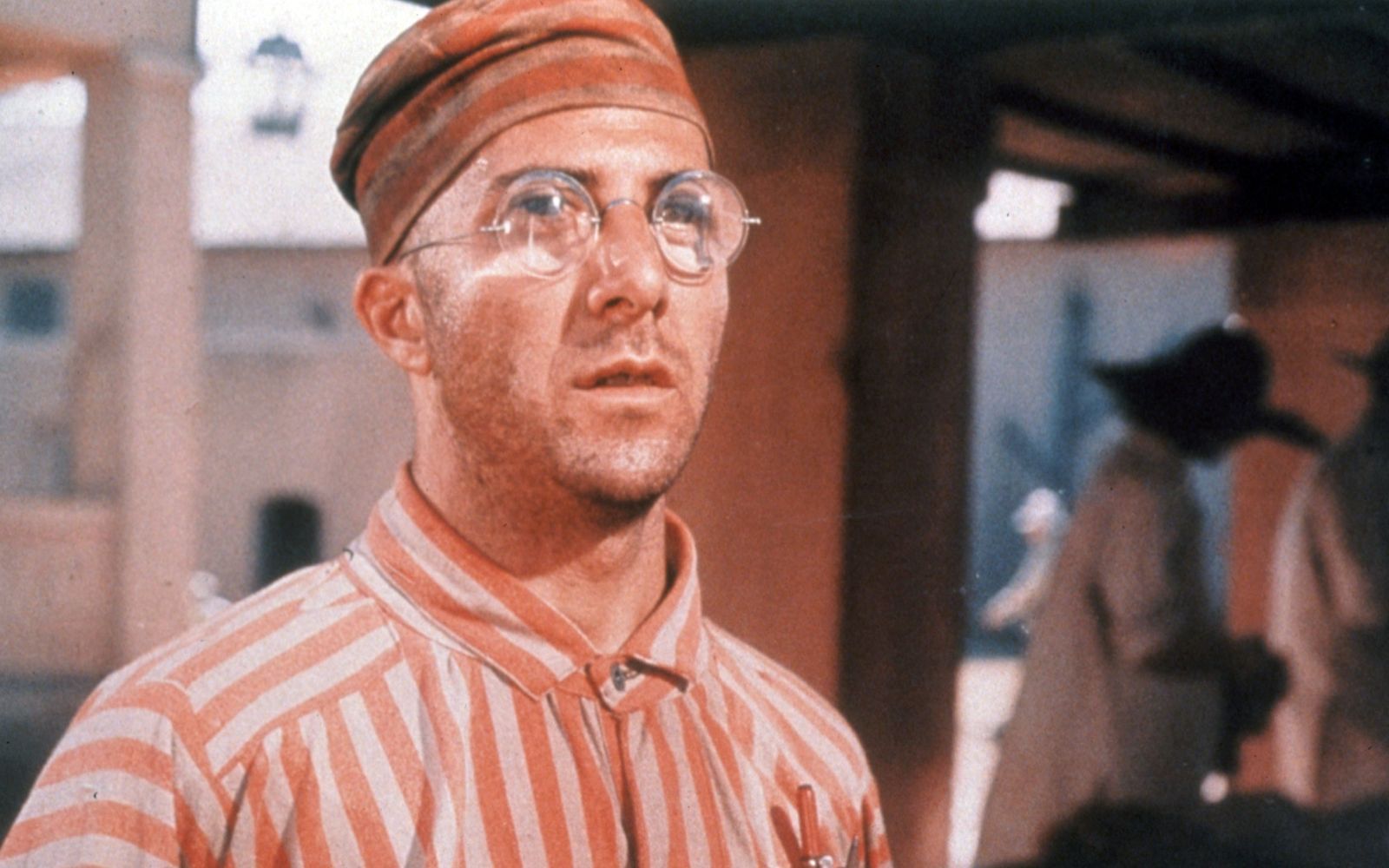 Louis Dega (Dustin Hoffman) träumt von der Freiheit.