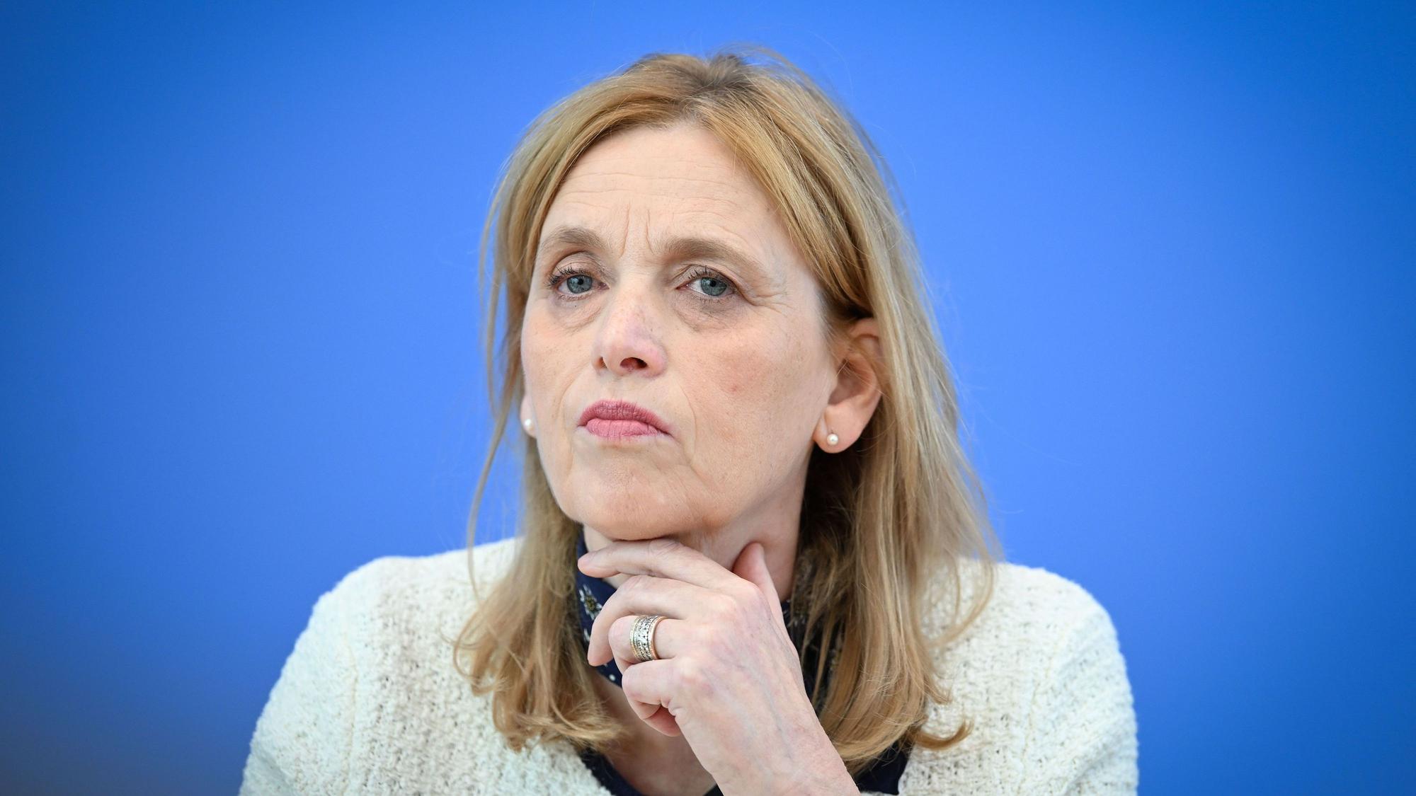 Karin Prien (CDU) ist Bundesministerin für Bildung, Familie, Senioren, Frauen und Jugend (Archivbild).