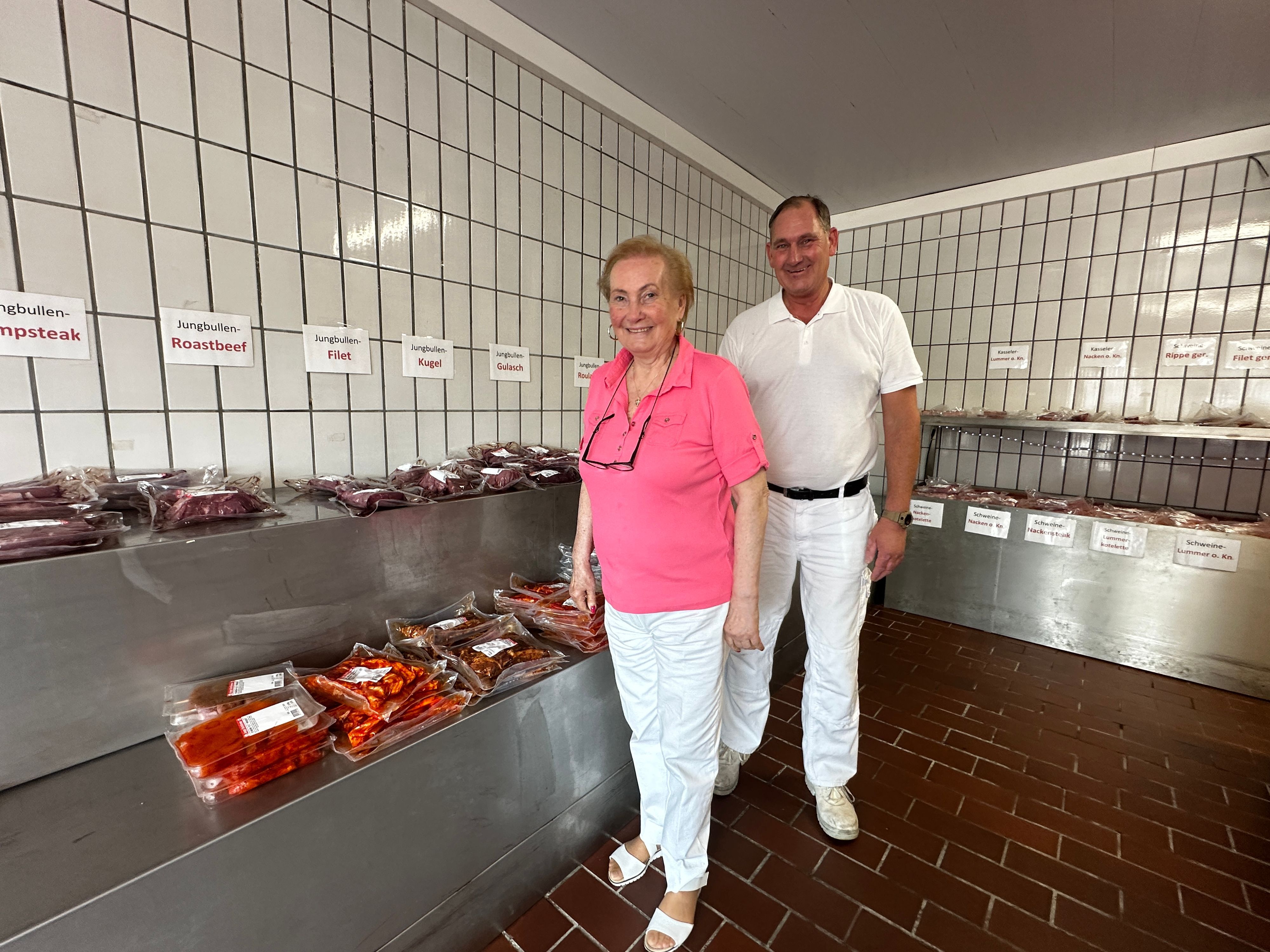 Arbeiten beide im Geschäft: Jupp Schlömer mit seiner 80 Jahre alten Mutter Karin